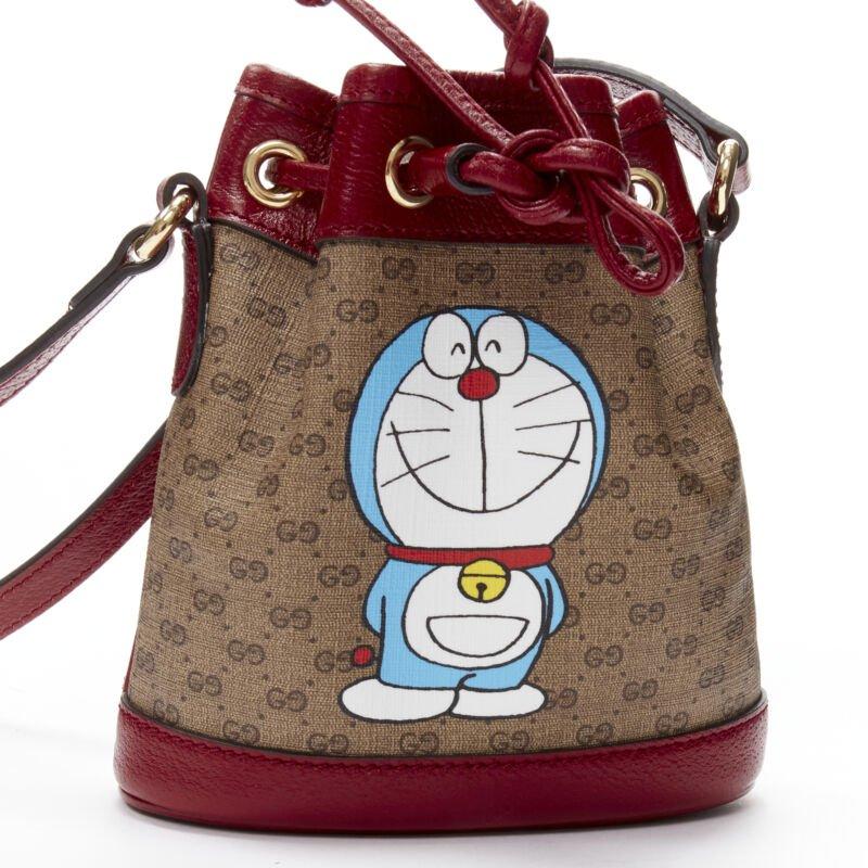 GUCCI DORAEMON 2021 Limited GG Supreme red drawstring crossbody bucket bag 2