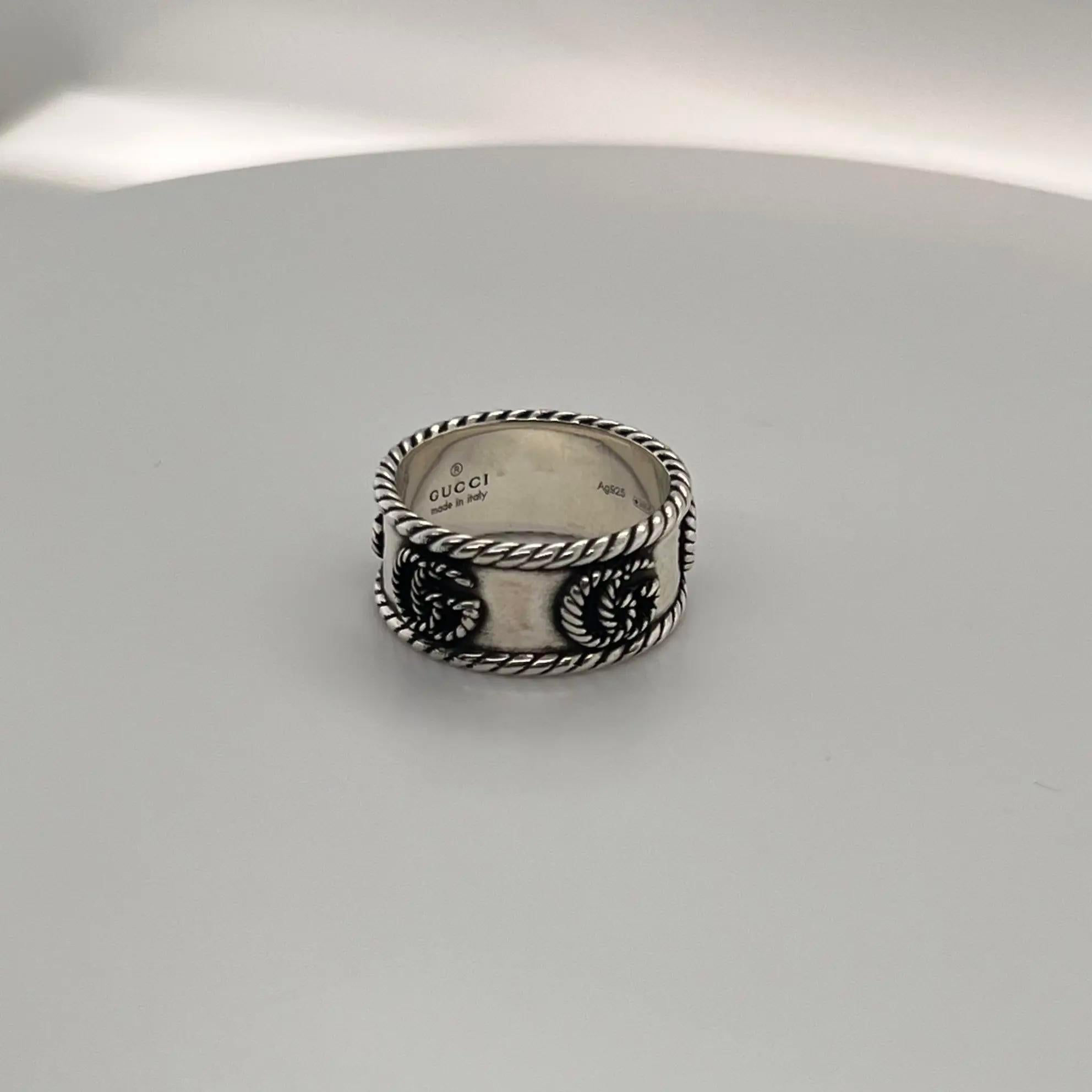 Gucci Double G-Ring 925, Sterlingsilber, gealterte Oberfläche, Größe 12 US 6 im Zustand „Neu“ im Angebot in New York, NY