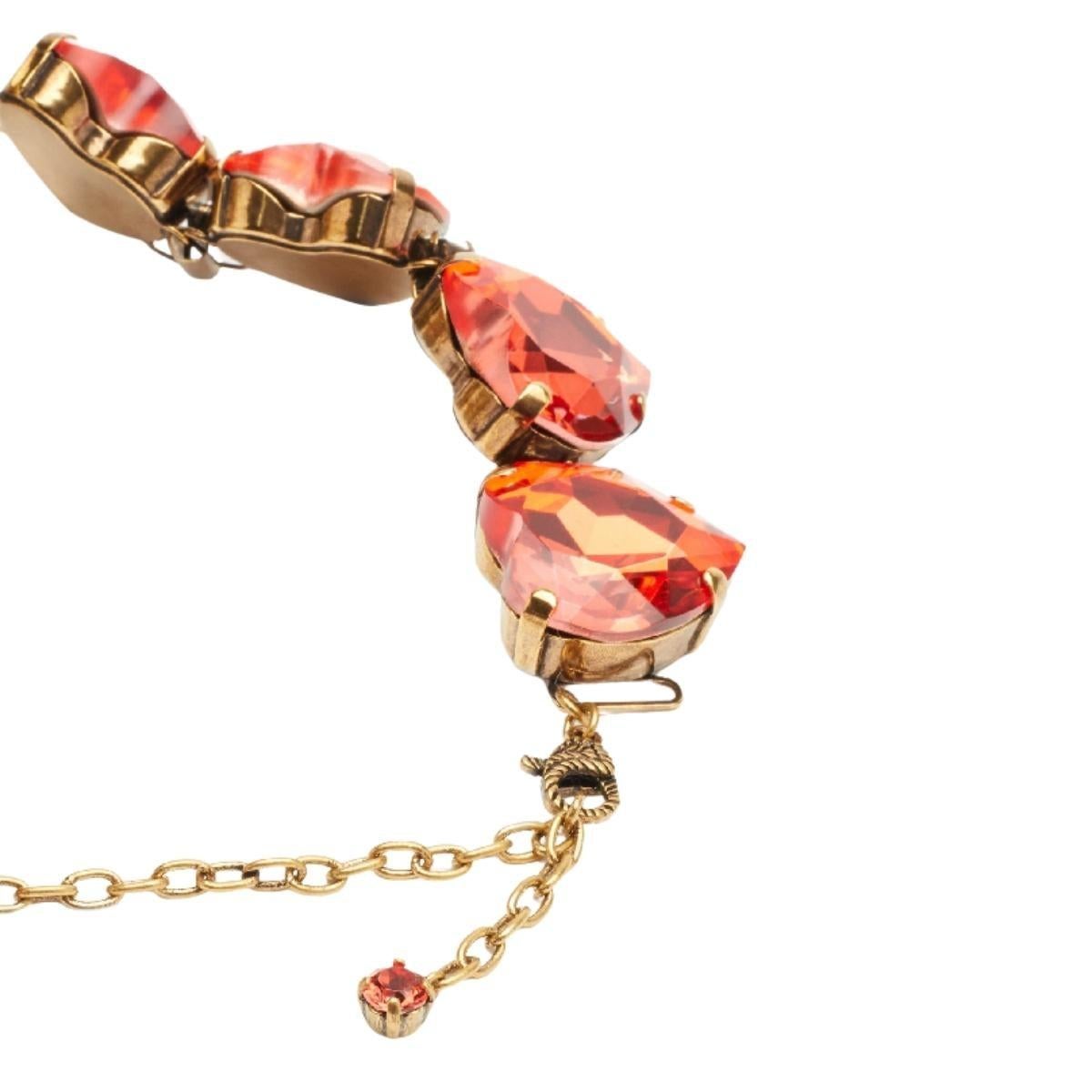 Gucci Collana con cuore e cristallo a doppia G in rosso In condizioni Nuovo in vendita a Brossard, QC