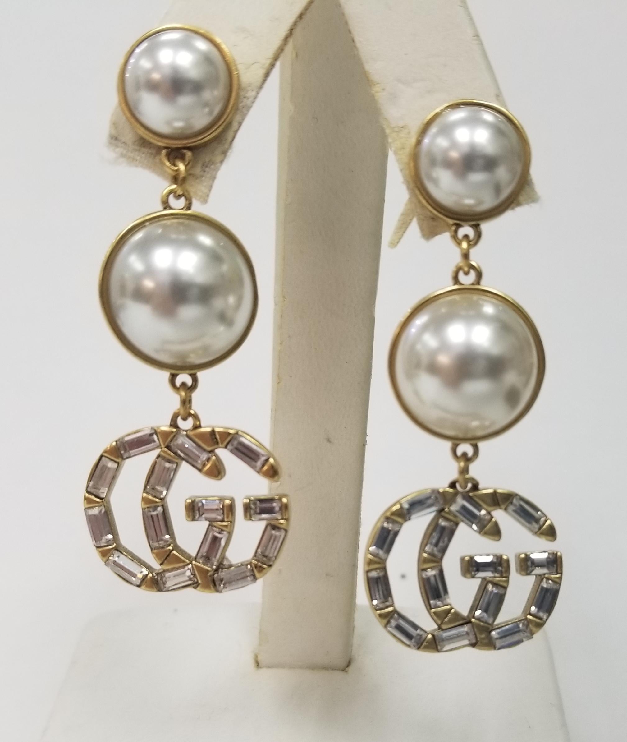 Gucci Double G in crystal baguette and faux pearl earrings 