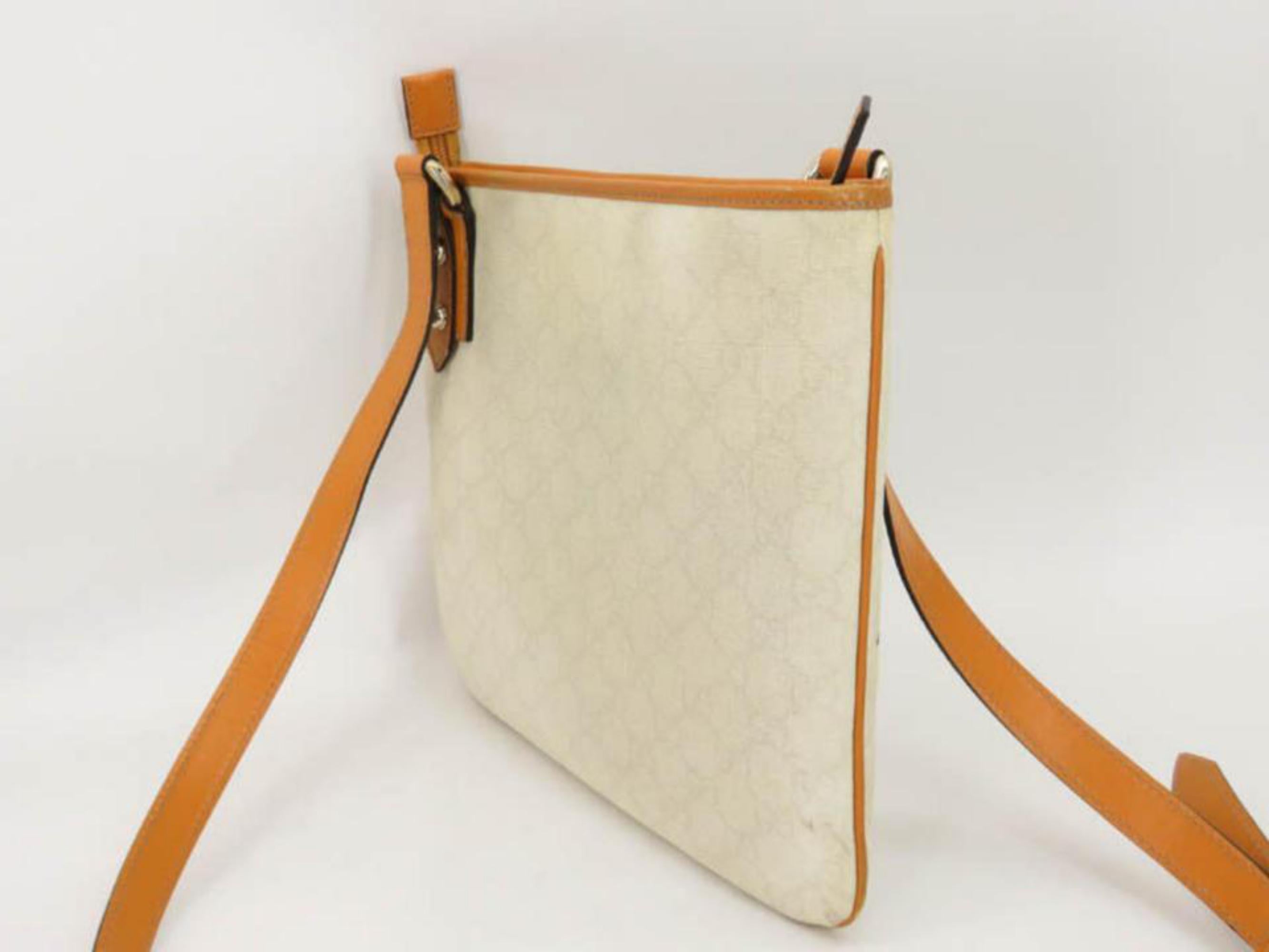 Gucci Dragonfly Star Messenger 867201 Ivory Coated Canvas Cross Body Bag In Good Condition For Sale In Forest Hills, NY