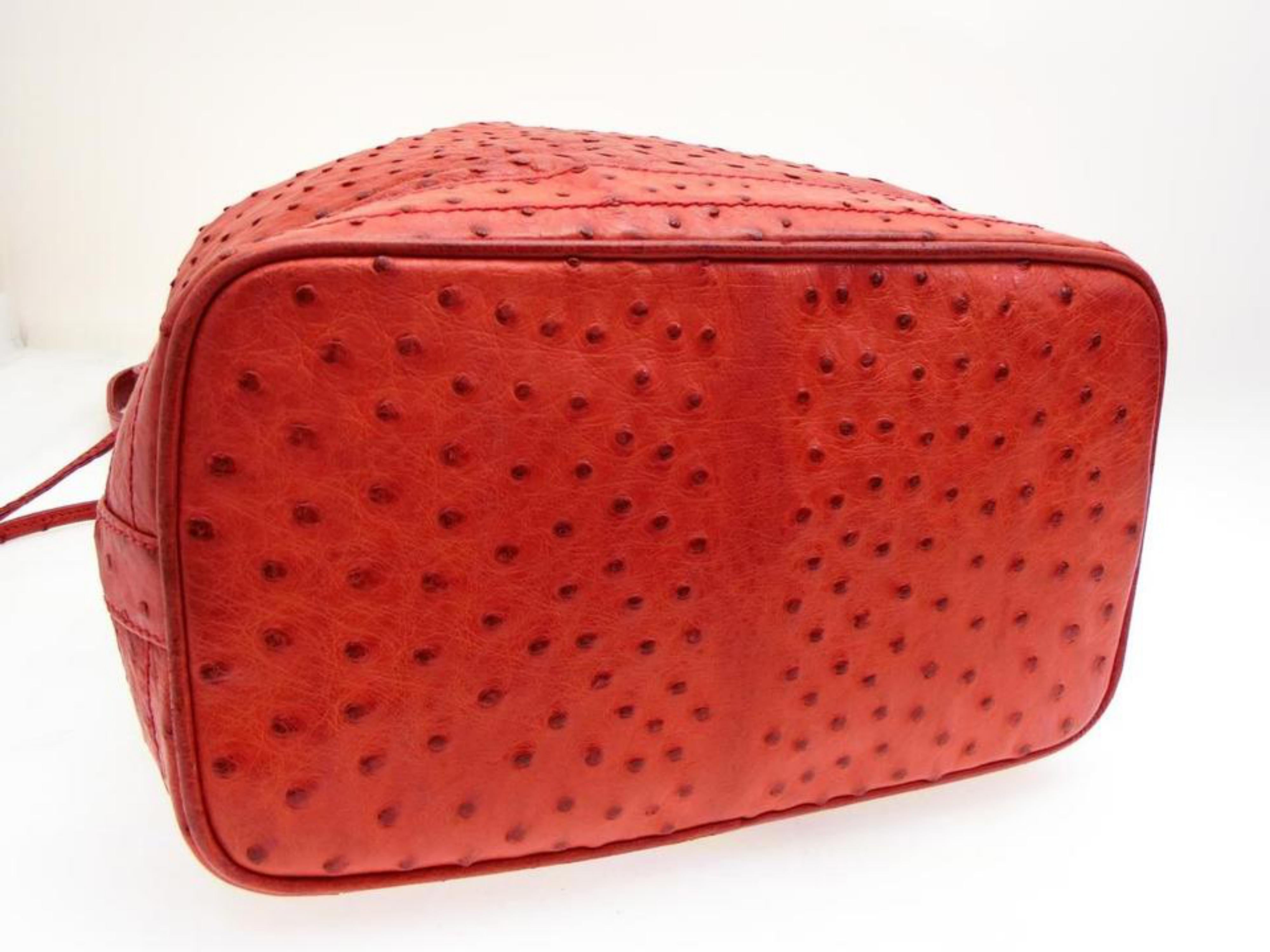 Gucci Drawstring Bucket Hobo 227959 Red Ostrich Leather Shoulder Bag For Sale 3