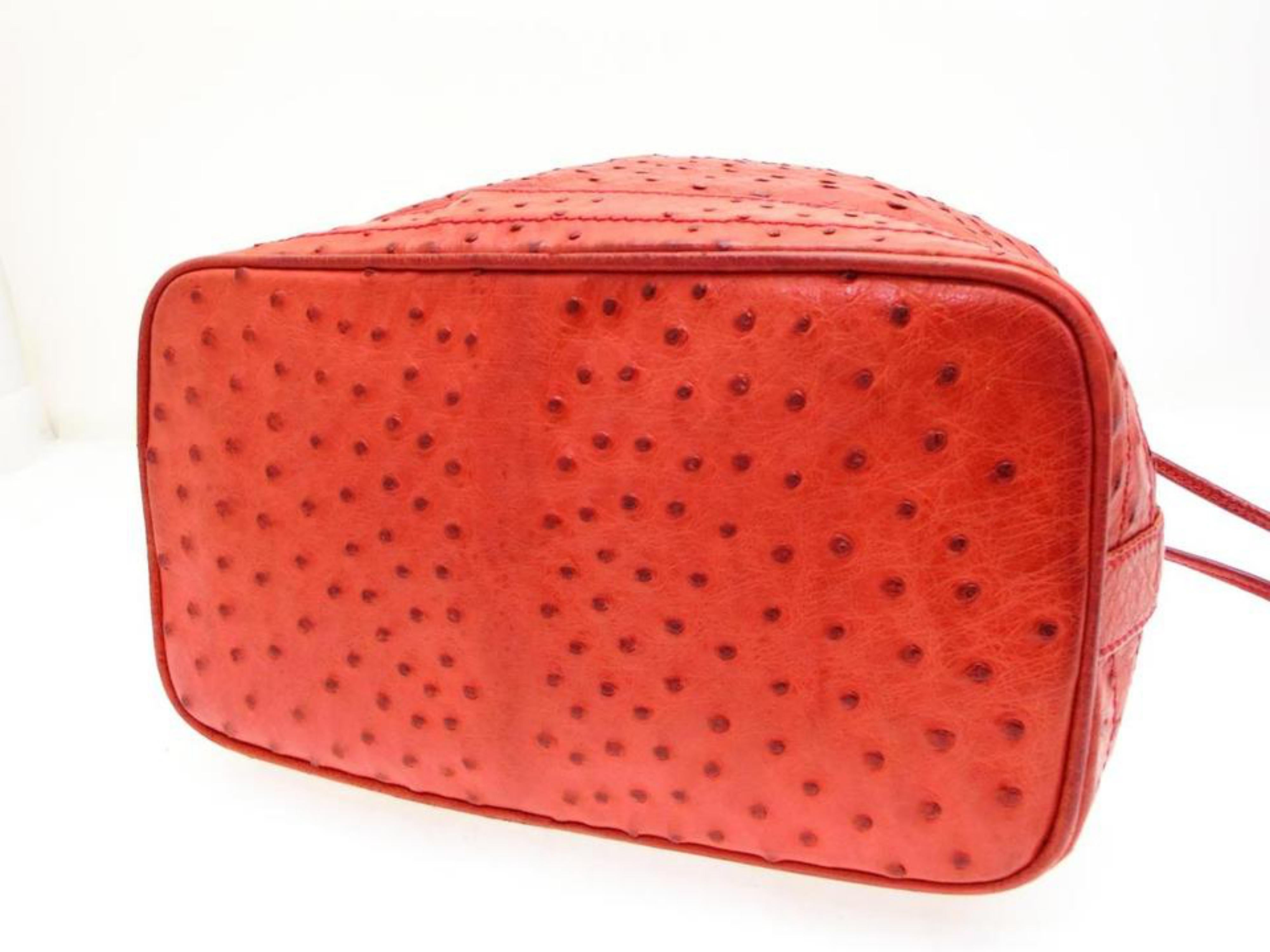 Gucci Drawstring Bucket Hobo 227959 Red Ostrich Leather Shoulder Bag For Sale 4