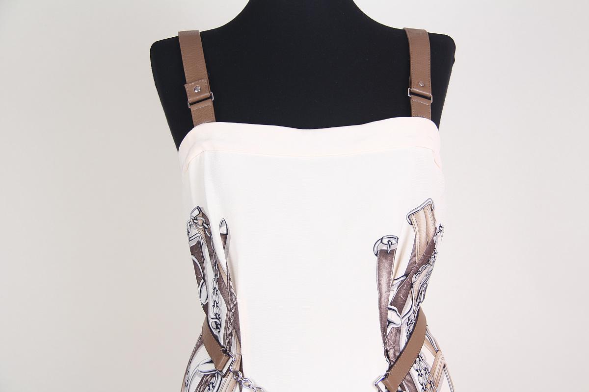 Gucci Kleid Cruise 2011 Sattlerei Print / Hochzeitskleid Kette Printed Silk im Angebot 3