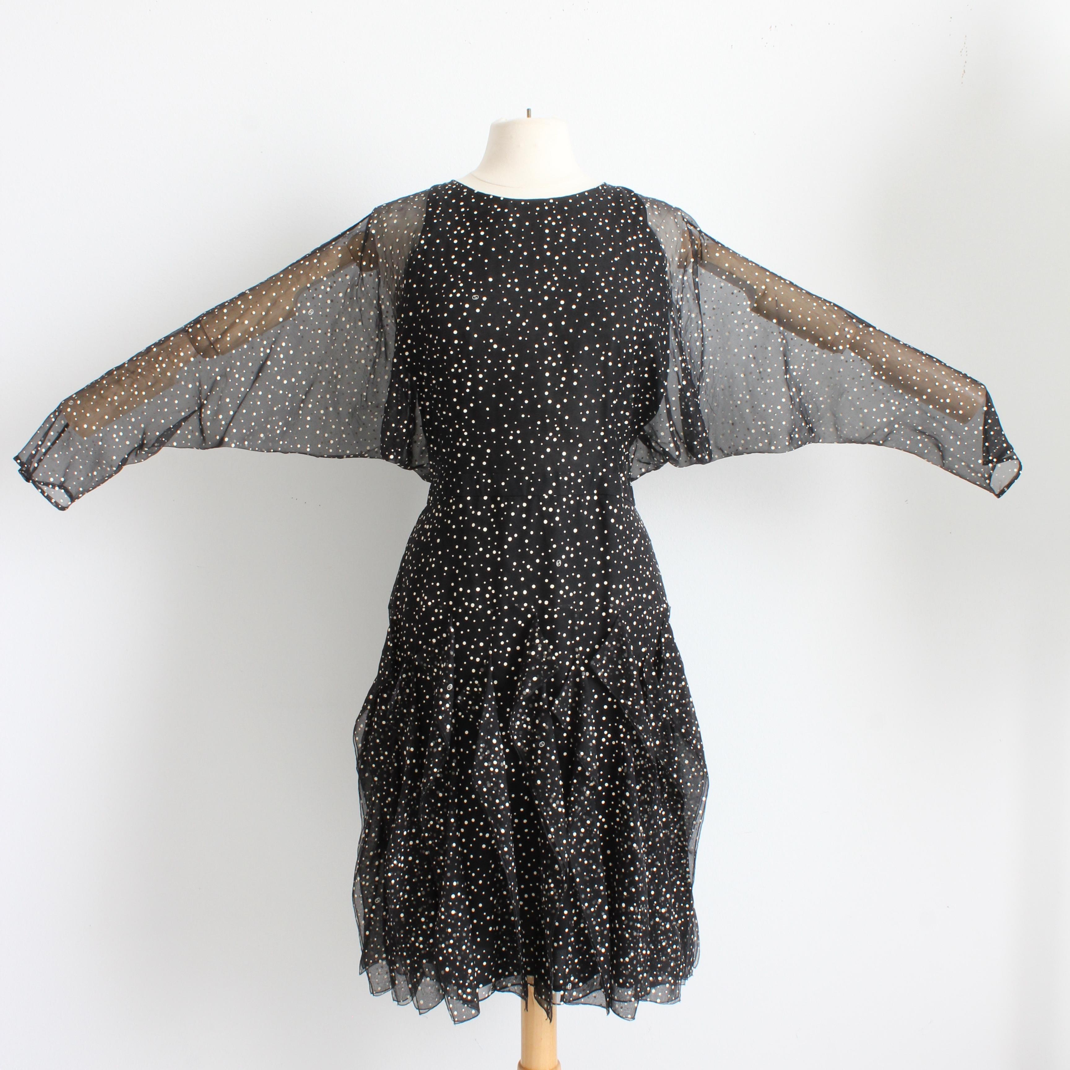 Gucci Dress F/W 2011 Runway Silk Polka Dot Chiffon GG Logo Flutter Skirt Sz 44 In Good Condition For Sale In Port Saint Lucie, FL