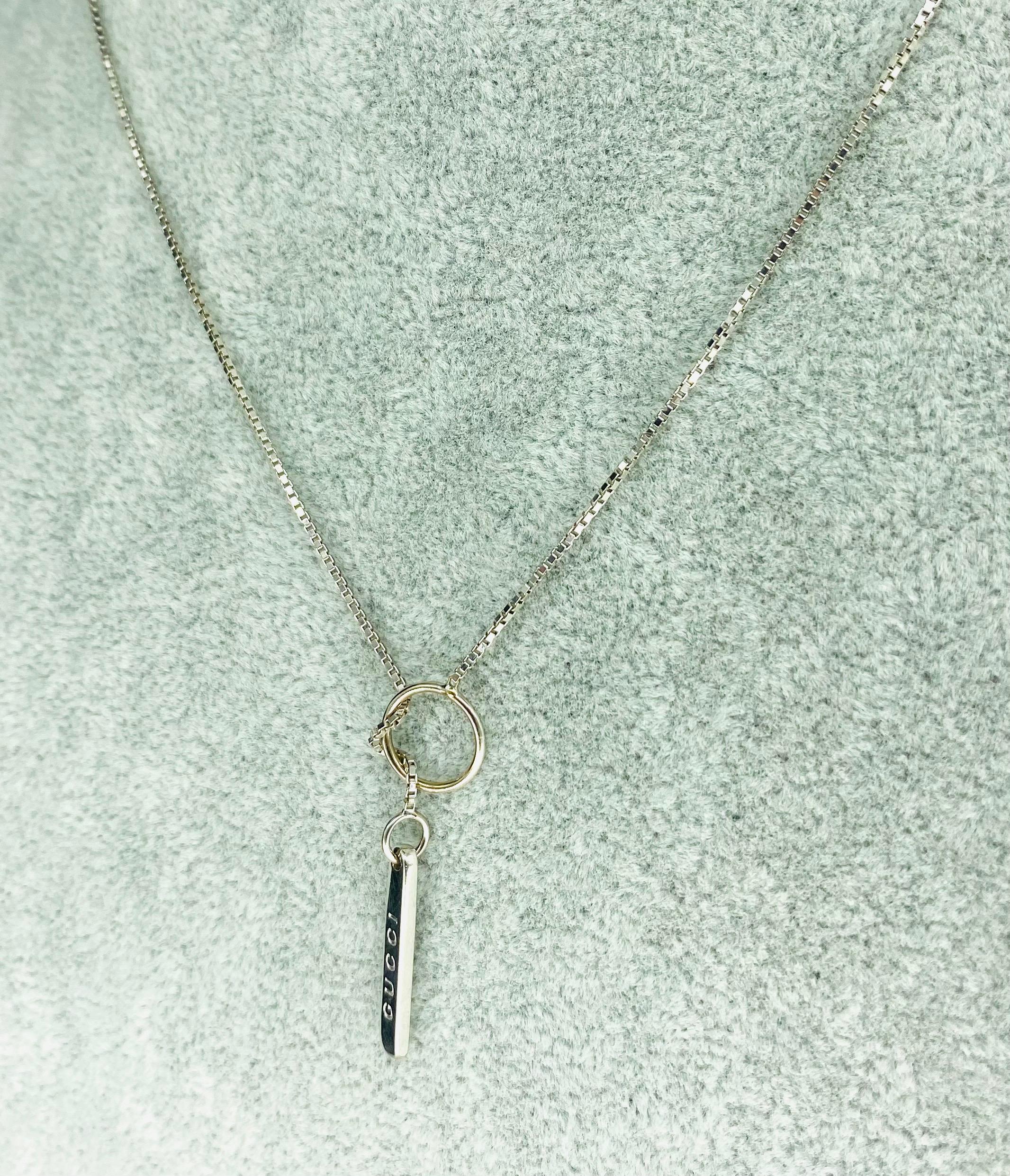 Gucci Drop Necklace 18k White Gold Italy 20 Inch.
The necklace weights 5.3 grams. Please see all photos for markings of the maker.