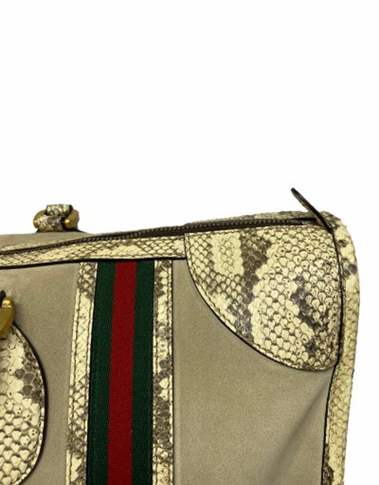 Gucci Duffle Travel Bag in Beige Suede with Python and Golden Hardware In Excellent Condition In Torre Del Greco, IT