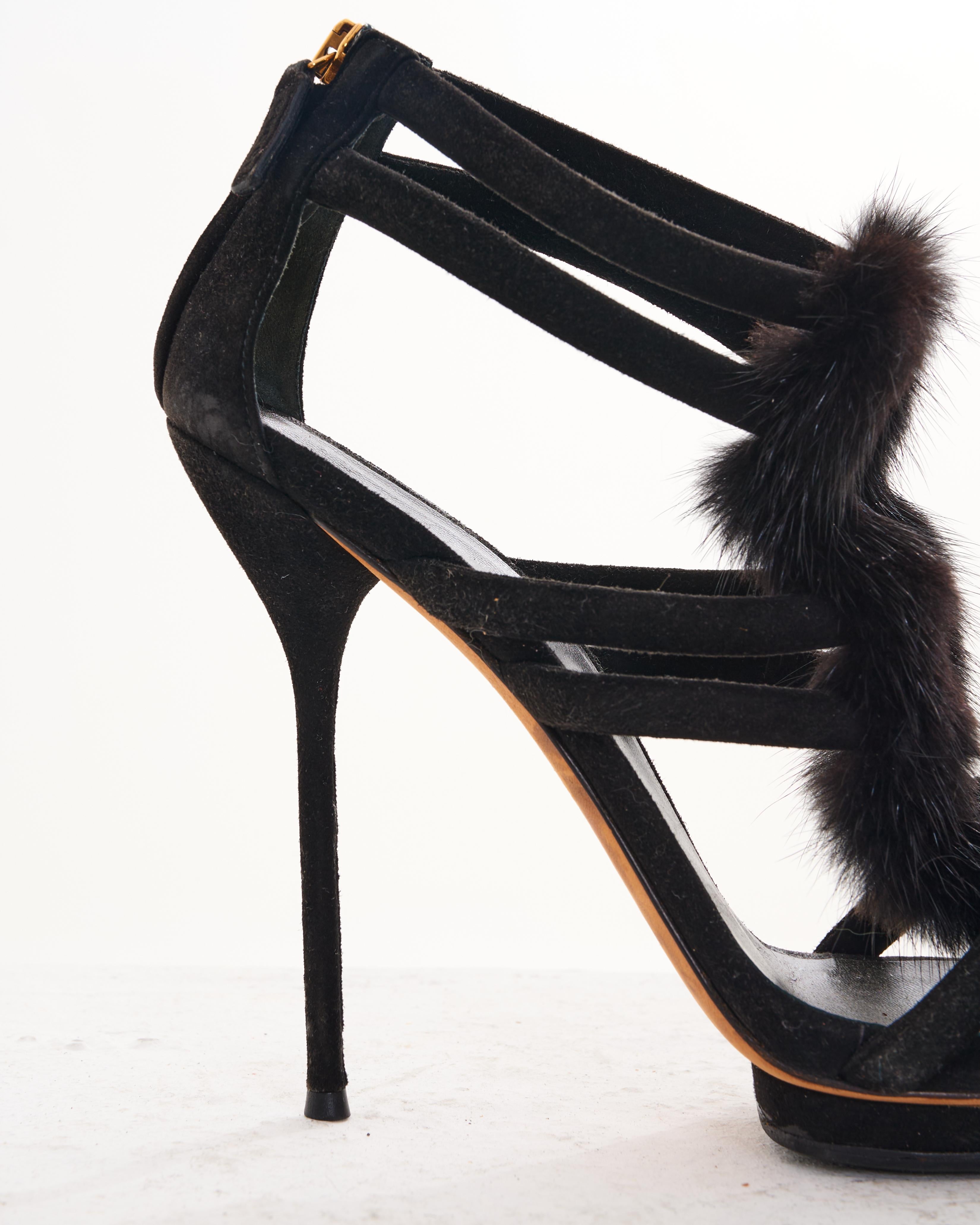 GUCCI Early 00's Fur-Trimmed Suede Sandals For Sale 1