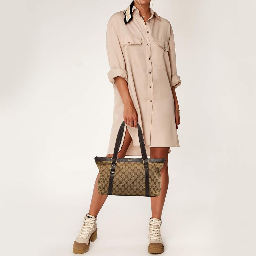 Gucci Ebony/Beige GG Canvas and Leather Medium Abbey Tote In Good Condition In Dubai, Al Qouz 2