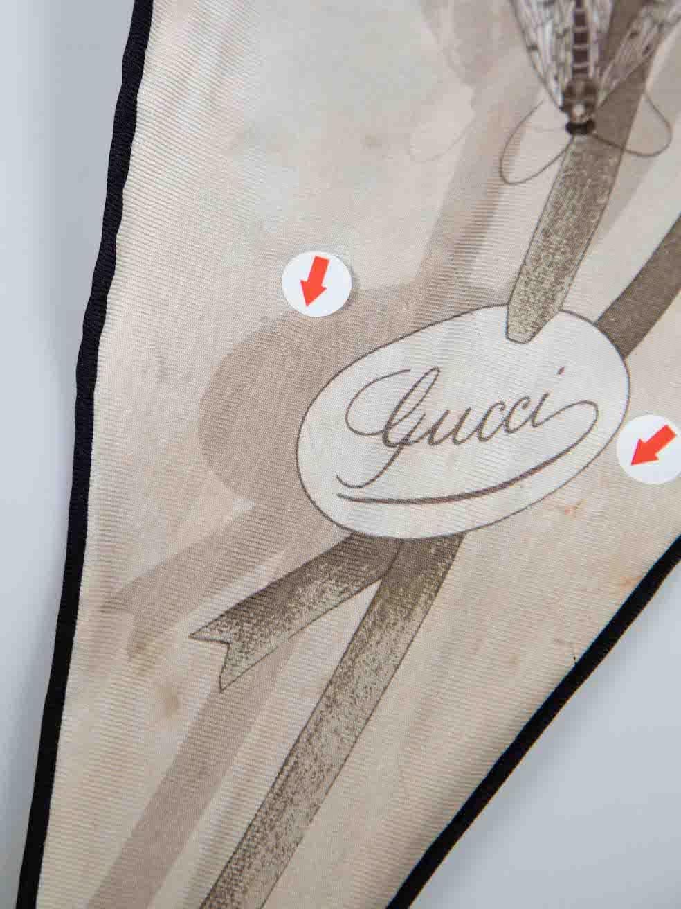 Women's Gucci Ecru Floral Pattern Triangle Scarf For Sale