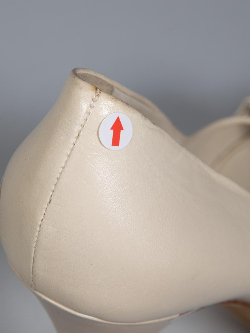 Gucci Ecru Leather Horsebit Accent Heels Size US 7 5