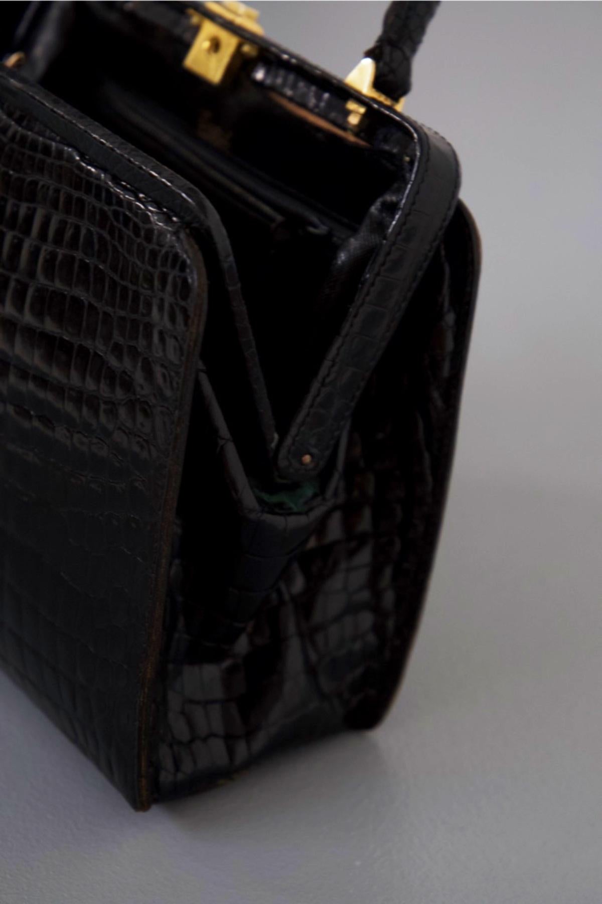 Gucci Elegant Vintage Leather Bag 5