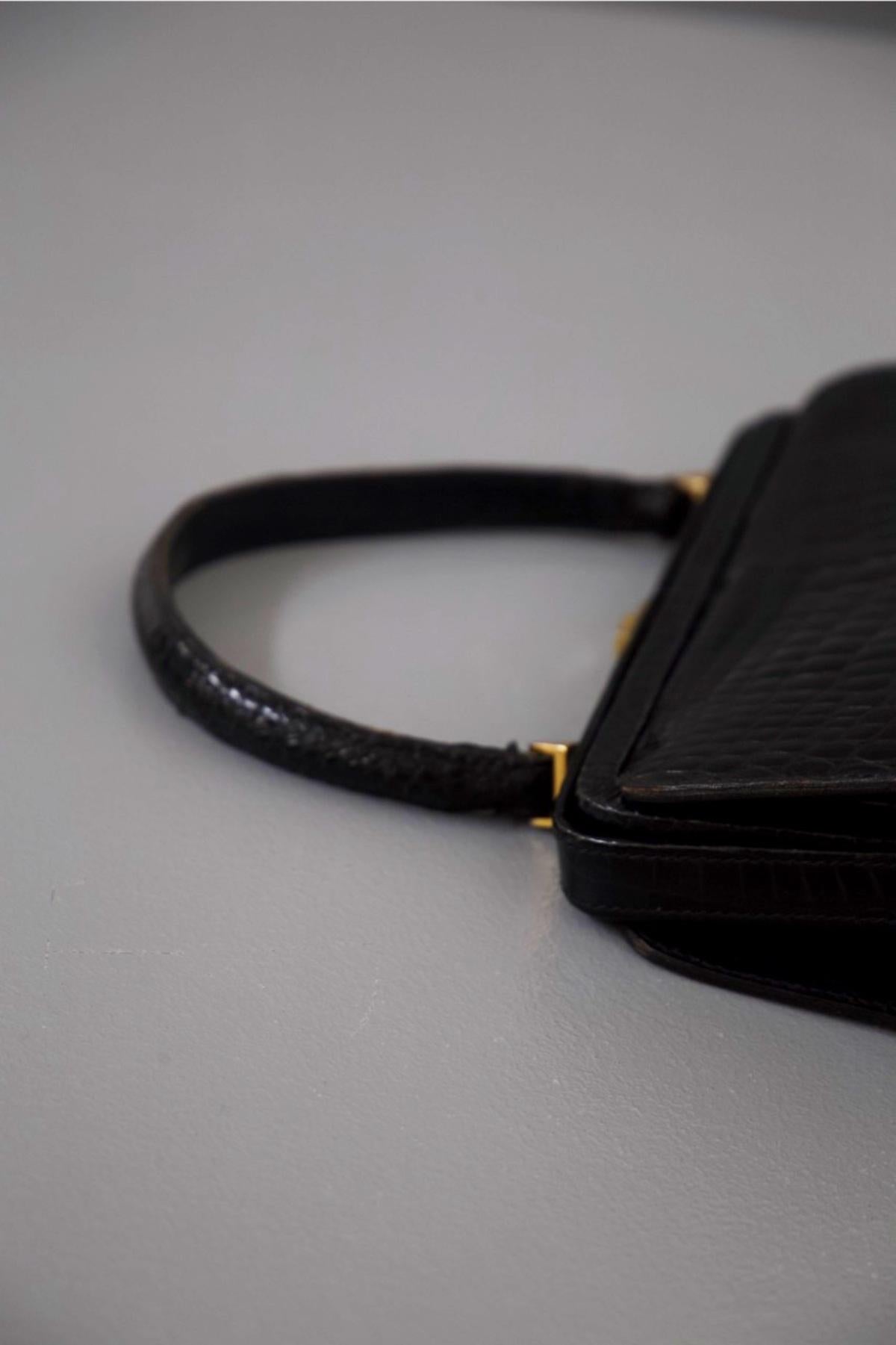 Gucci Elegant Vintage Leather Bag 8