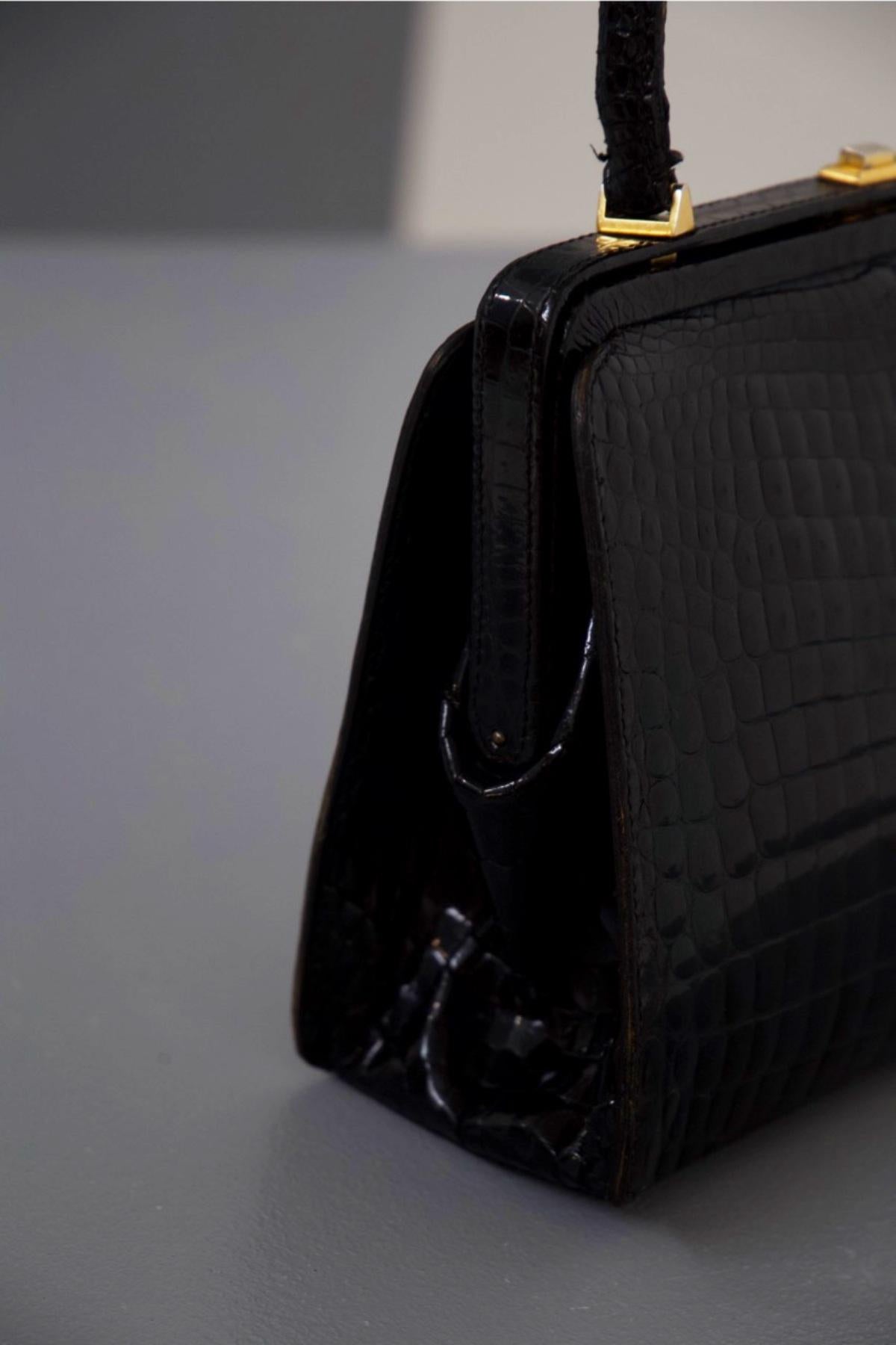 Women's Gucci Elegant Vintage Leather Bag