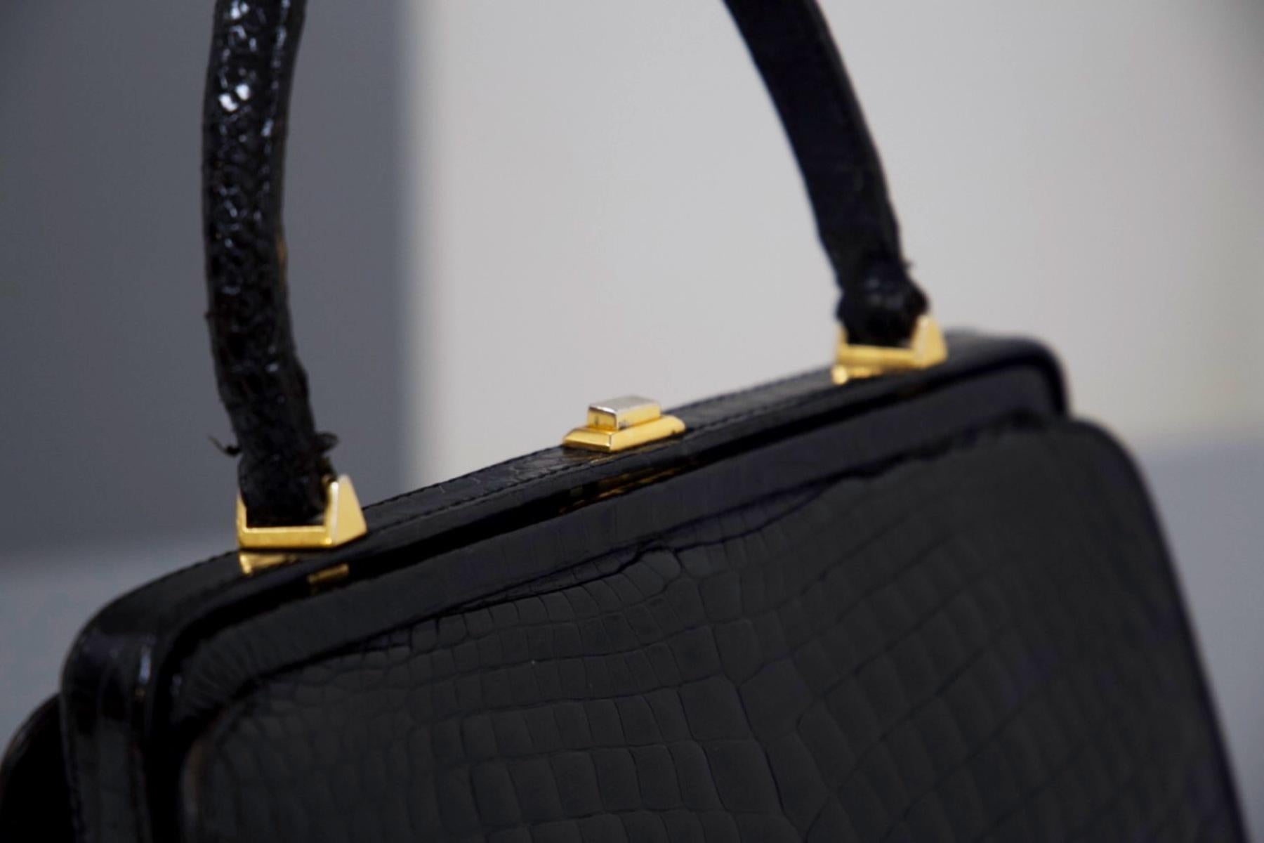 Gucci Elegant Vintage Leather Bag 1