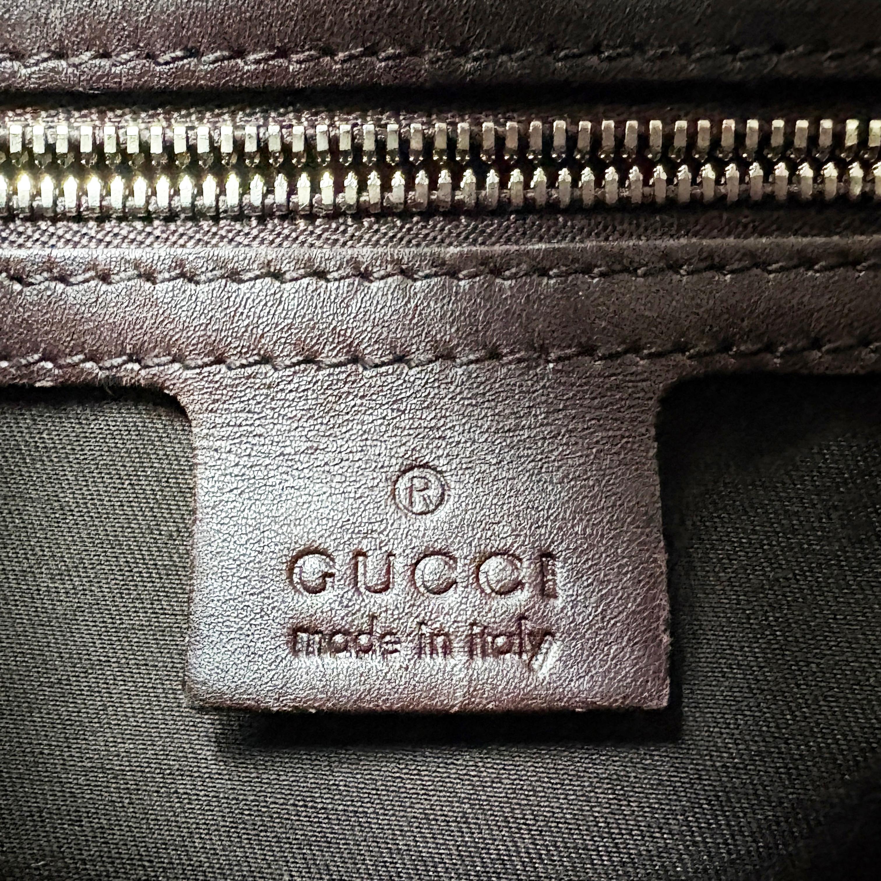 Gucci Geprägtes Leder Horsebit Glam Hobo Bag Umhängetasche mit Gold Hardware im Angebot 5