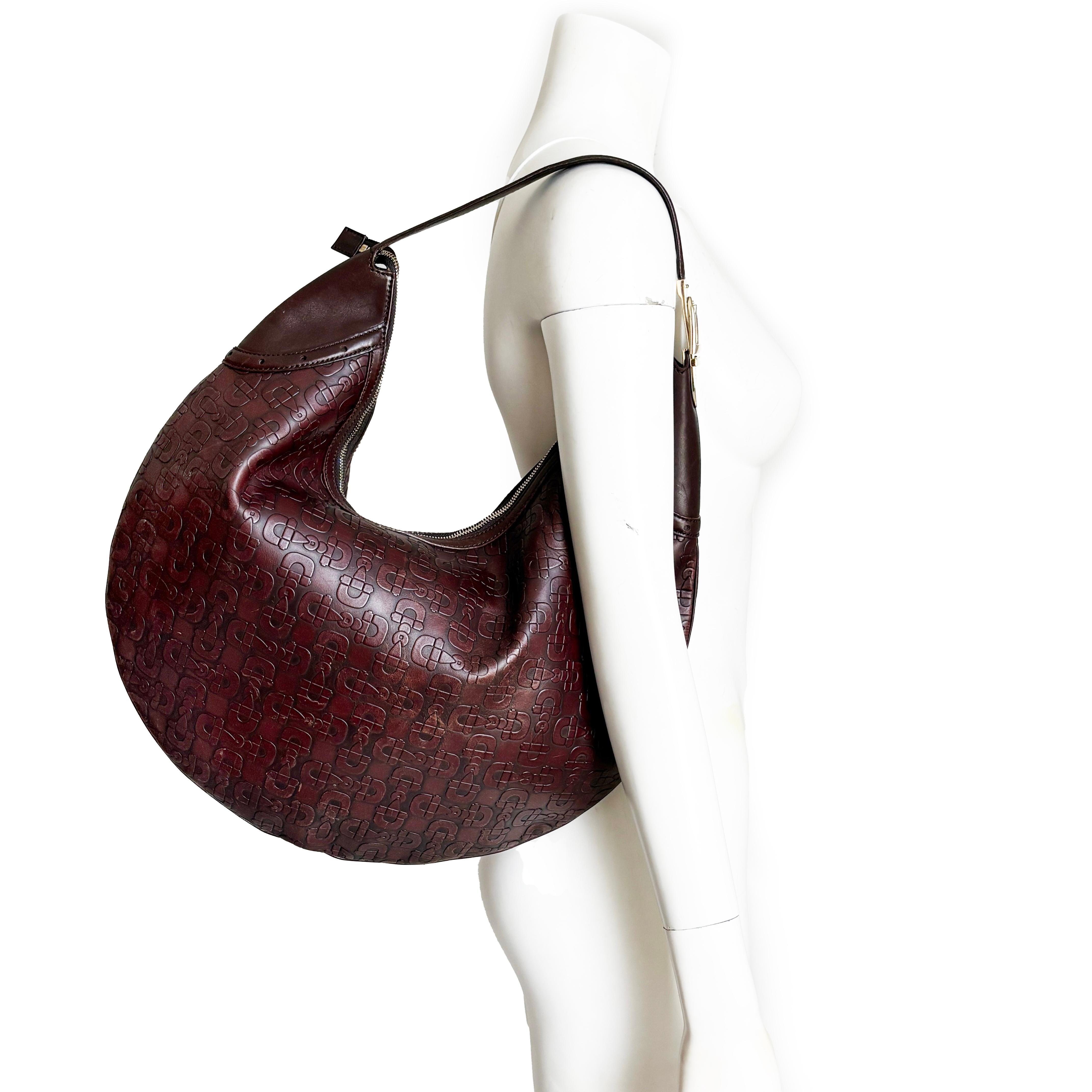 Gucci Geprägtes Leder Horsebit Glam Hobo Bag Umhängetasche mit Gold Hardware (Schwarz) im Angebot