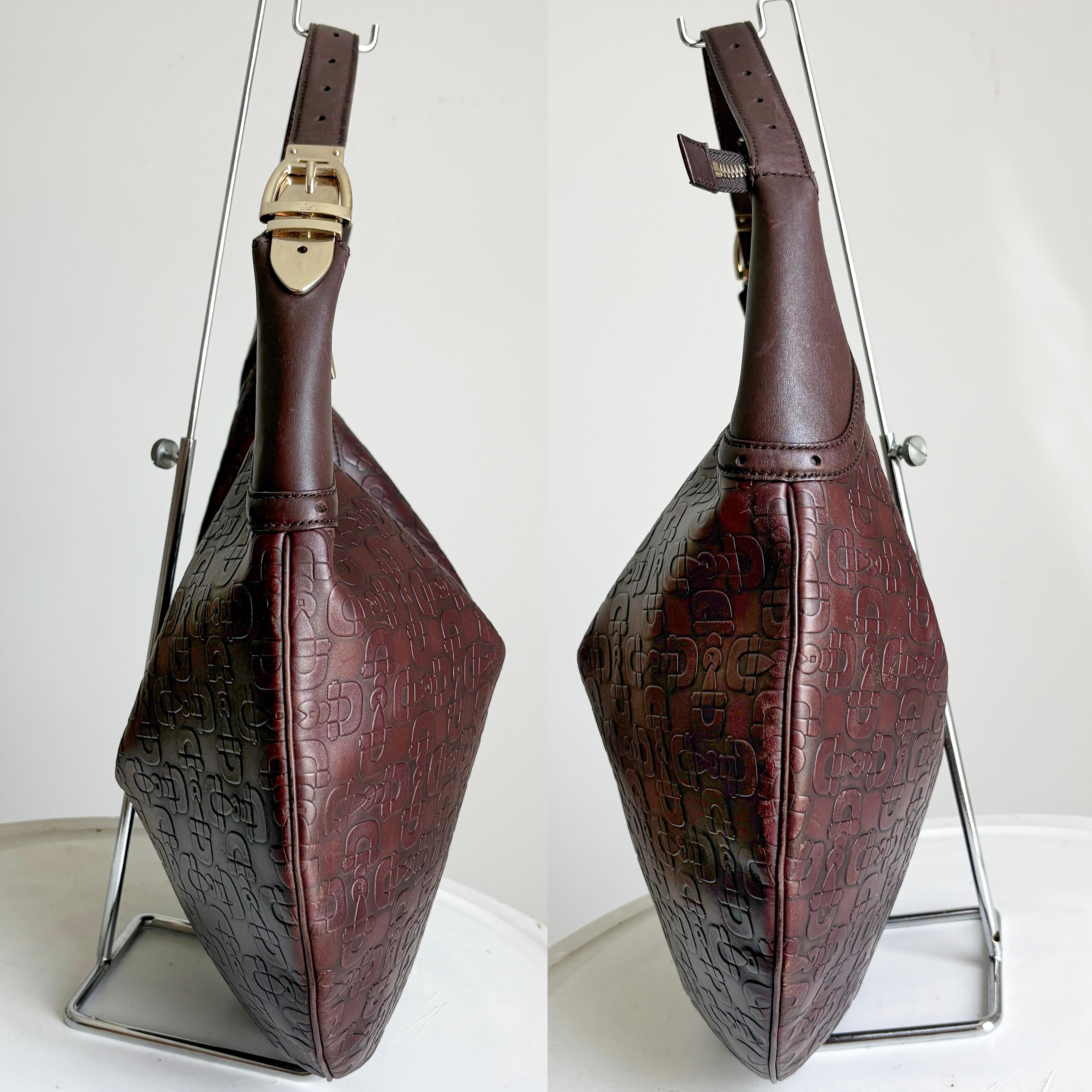 Gucci Geprägtes Leder Horsebit Glam Hobo Bag Umhängetasche mit Gold Hardware für Damen oder Herren im Angebot