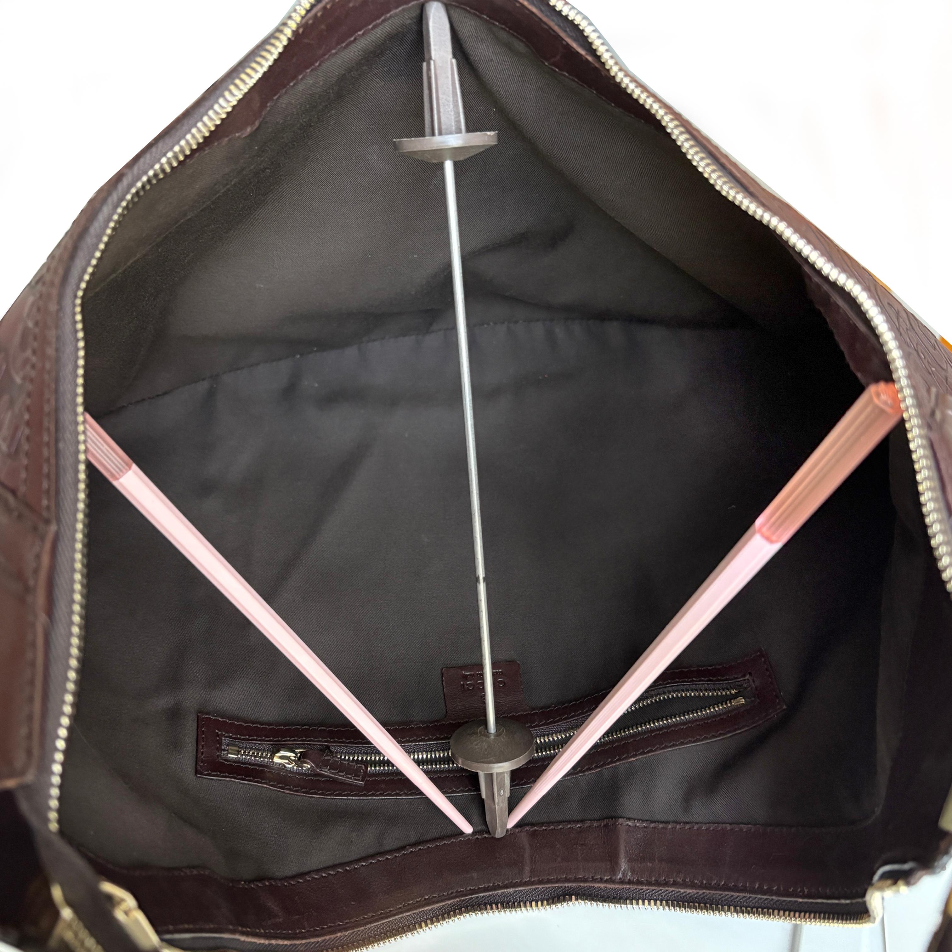 Gucci Geprägtes Leder Horsebit Glam Hobo Bag Umhängetasche mit Gold Hardware im Angebot 3