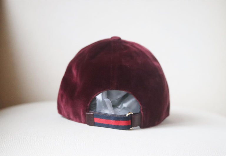 Gucci Embroidered Cotton Velvet Baseball Hat In Excellent Condition In London, GB