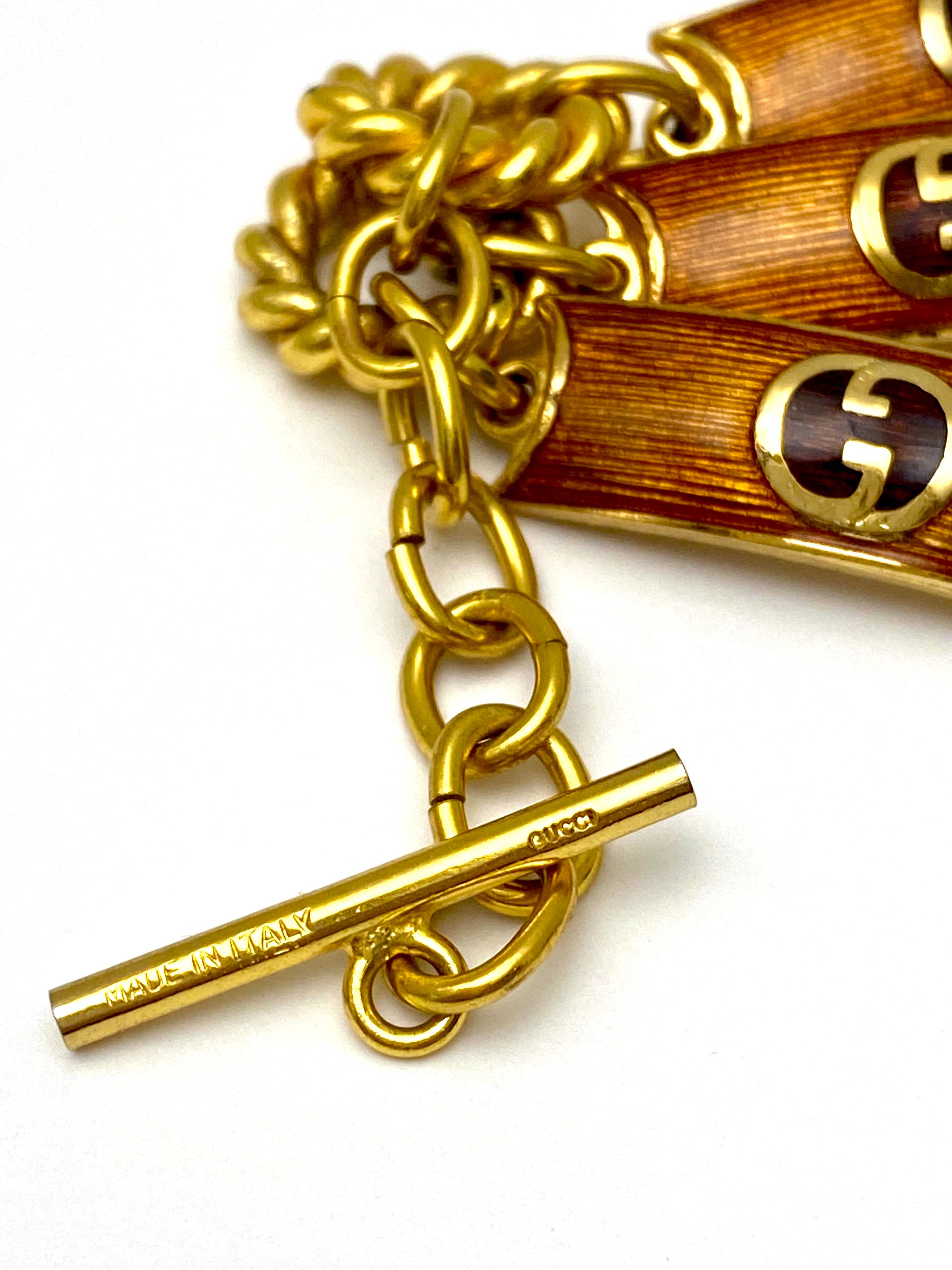 Gucci Ceinture, collier ras du cou ou collier en métal doré et émail Pour femmes en vente