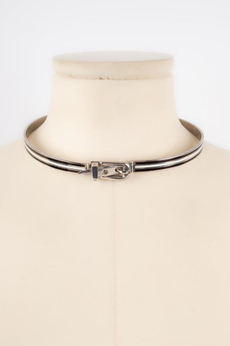 Gucci Enamel and Silver Necklace In Good Condition For Sale In SAINT-OUEN-SUR-SEINE, FR