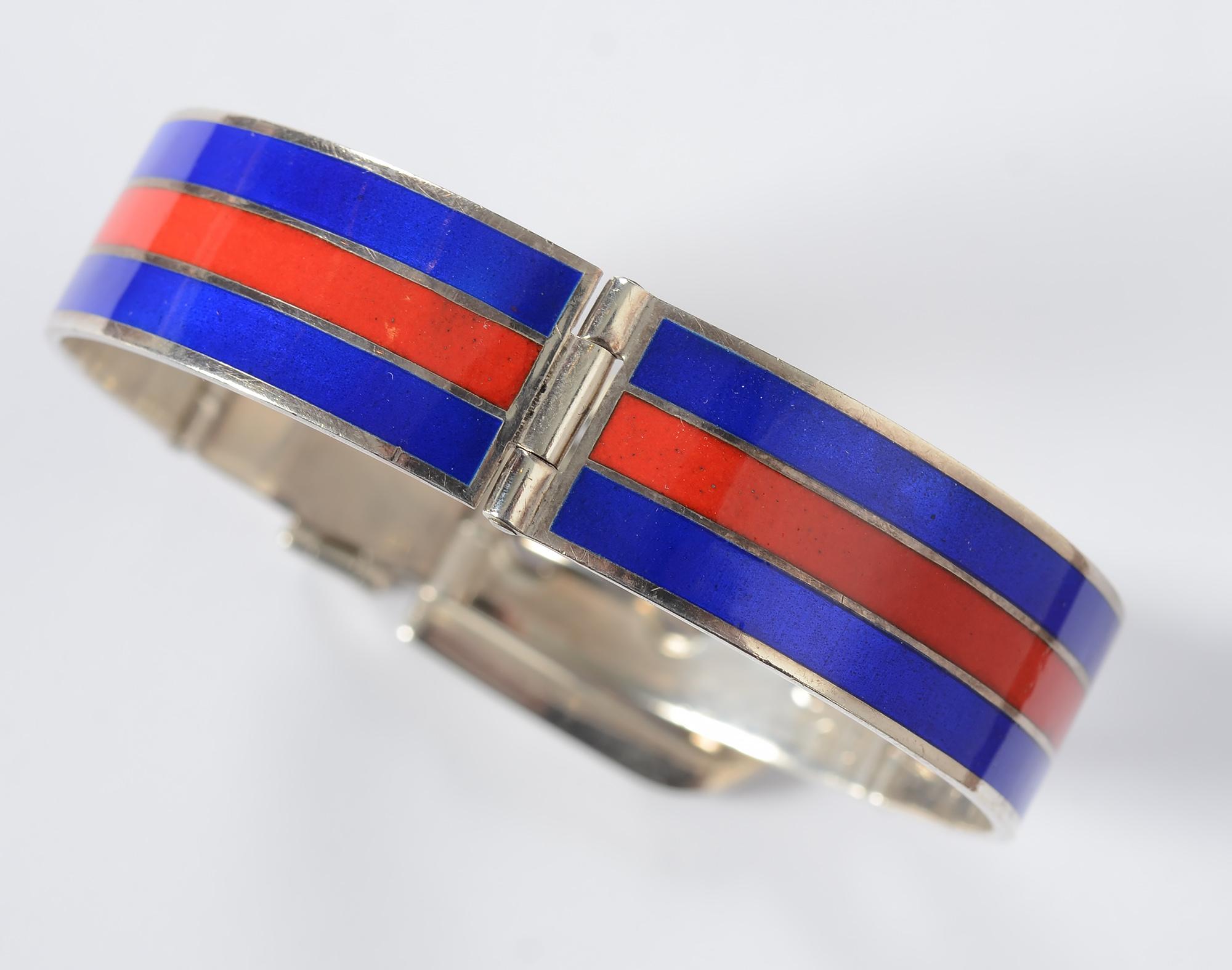 Moderne Gucci Bracelet à boucle en émail en vente