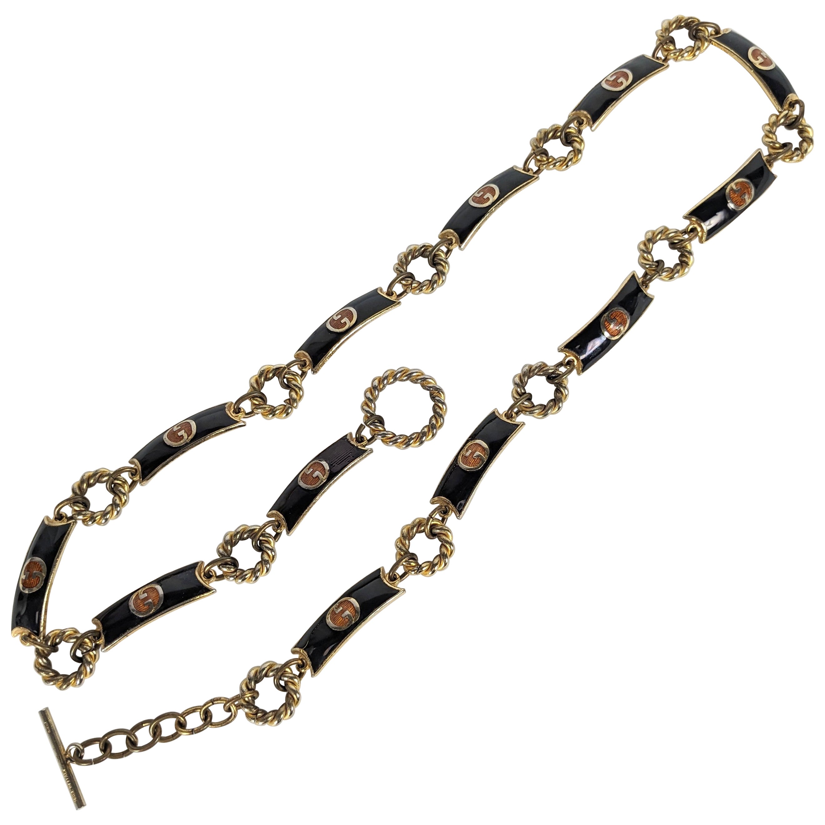 Cintura con logo smaltato Gucci in vendita