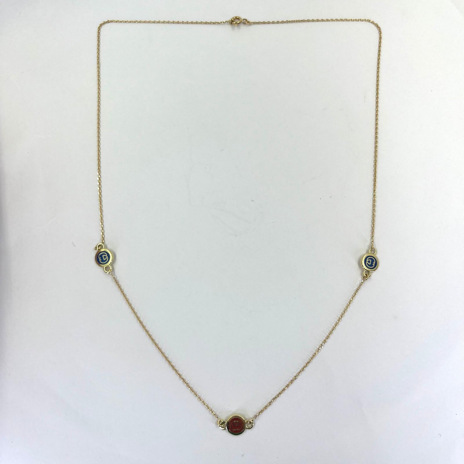 Gucci enamel logo necklace in yellow gold In Good Condition In Coral Gables, FL