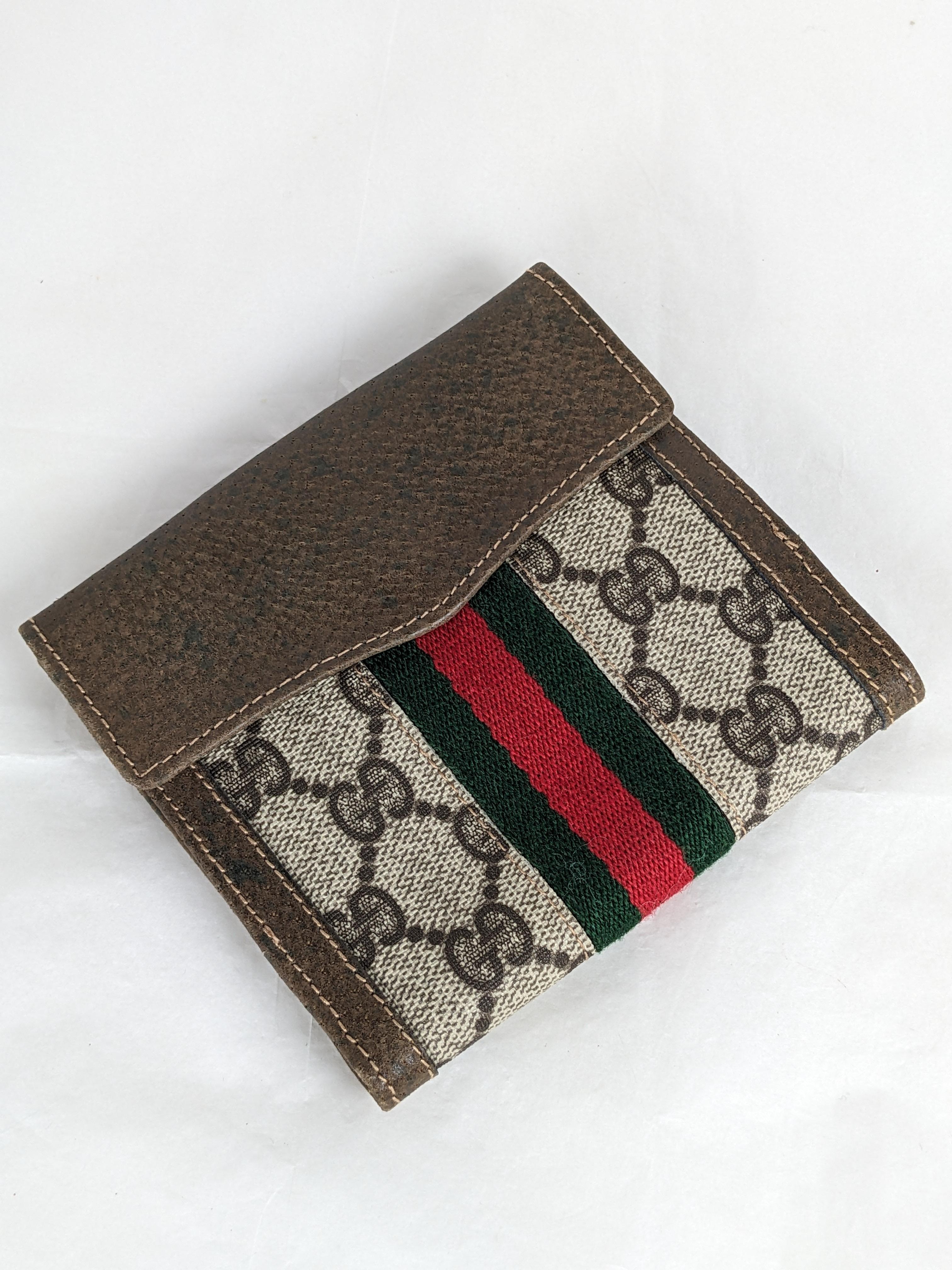 Nero Portafoglio con logo smaltato Gucci in vendita
