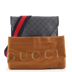 Gucci Envelope Web Messenger GG aus beschichtetem Segeltuch Medium
