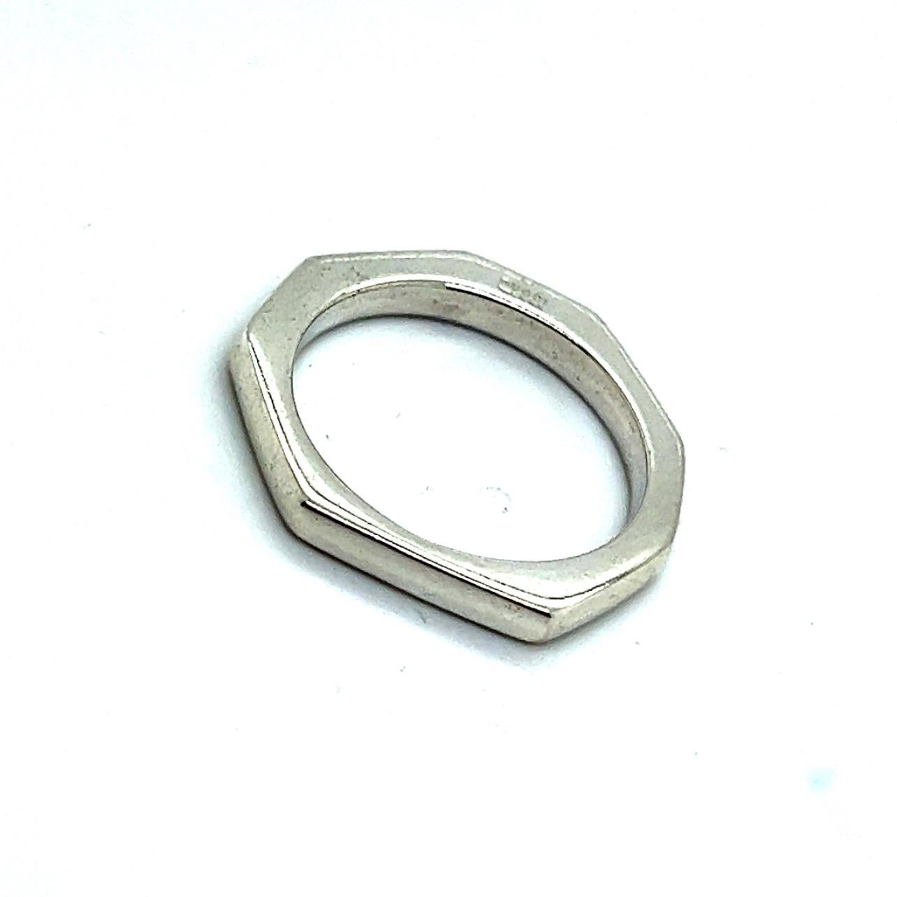 Gucci Estate Abstract Ring Sterling Silver In Good Condition For Sale In Brooklyn, NY