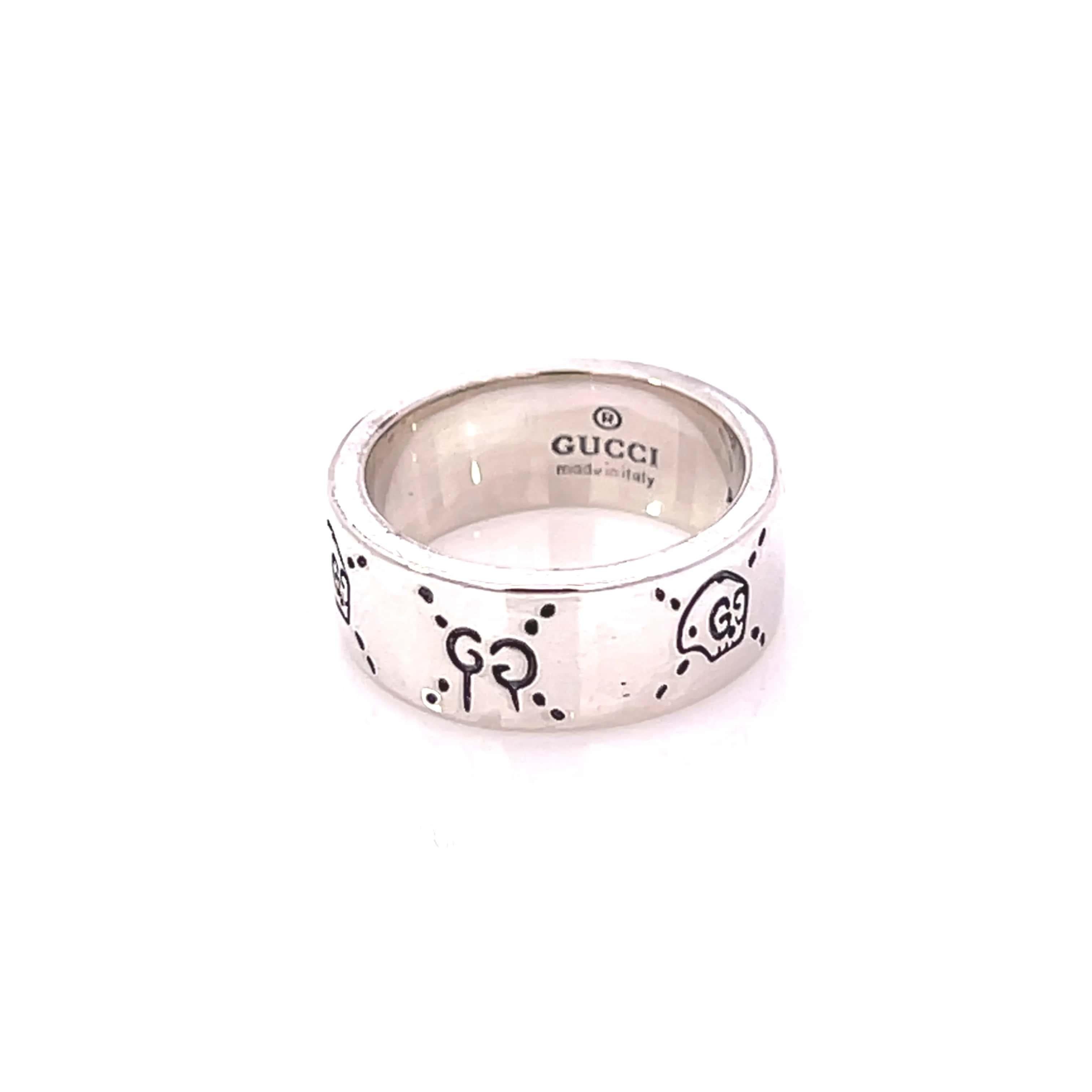 Gucci Estate Engraved Ring Size 8 Sterling Silver 8.5 mm Height For Sale 5