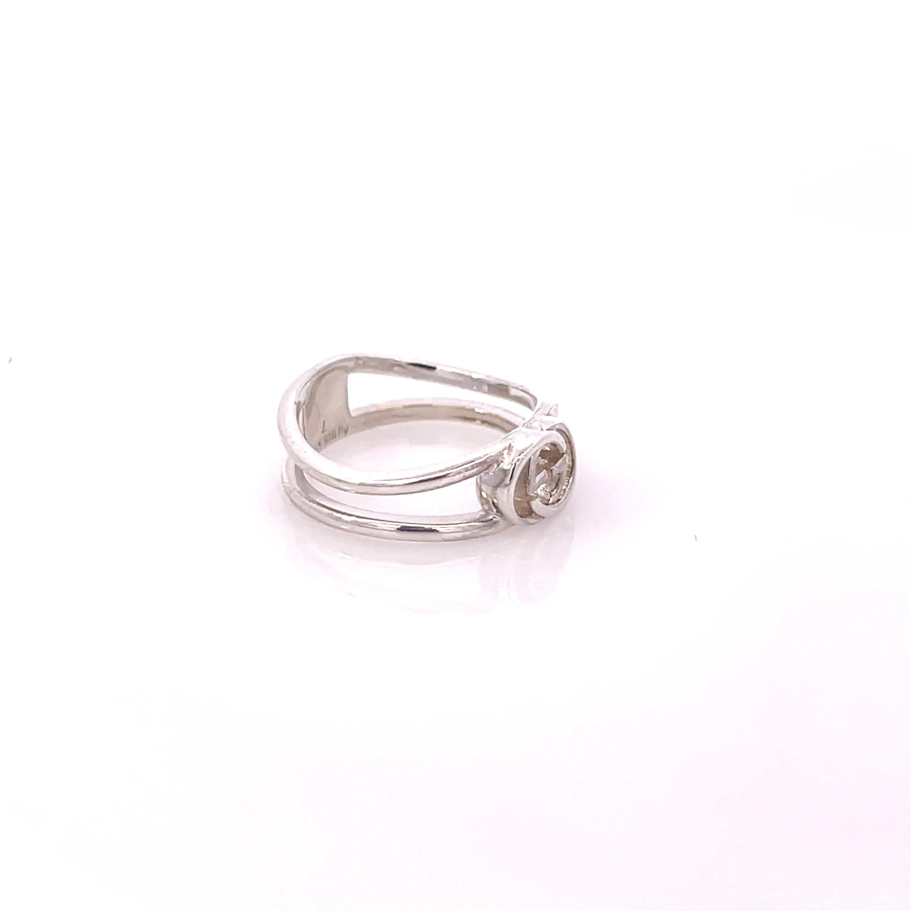 Anillo auténtico Gucci Estate para mujer talla 4 Plata de ley 2,2 gramos G47

Este elegante anillo Auténtico Gucci es de plata de ley y pesa 2.2 gramos.

VENDEDOR DE CONFIANZA DESDE 2002

¡¡POR FAVOR VEA NUESTROS CIENTOS DE COMENTARIOS POSITIVOS DE
