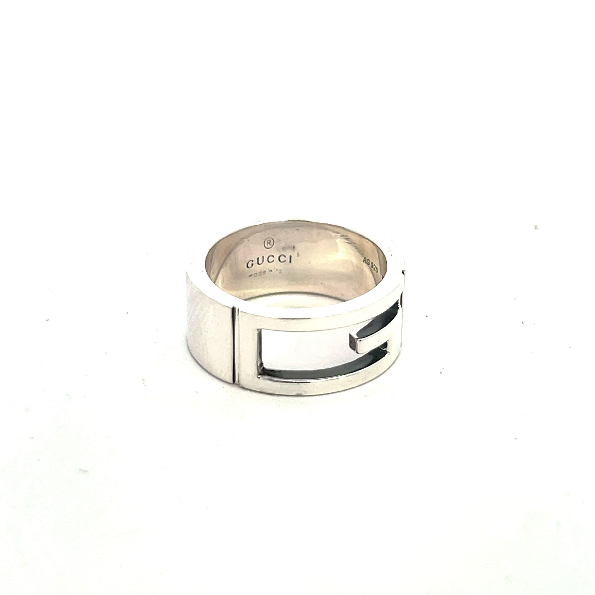 Gucci Estate Ring Size 5.5 Sterling Silver Height 8 mm In Good Condition For Sale In Brooklyn, NY