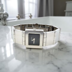 Gucci Orologio da polso in acciaio inossidabile resistente all'acqua di fabbricazione svizzera da 6" Estate