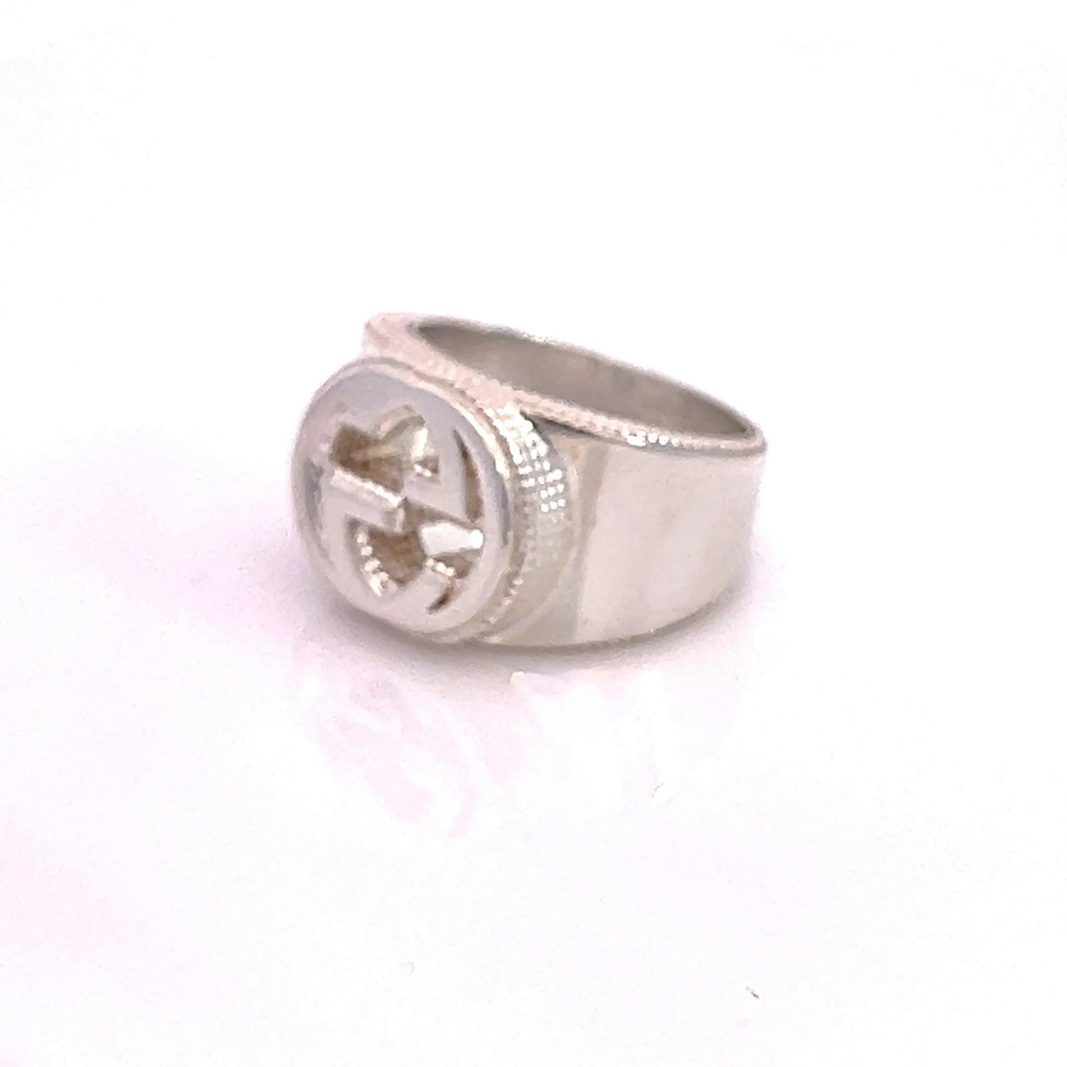 Gucci Estate Sterling Silver Ring Size 8.5, 15 mm Height 17.9 Grams In Good Condition For Sale In Brooklyn, NY