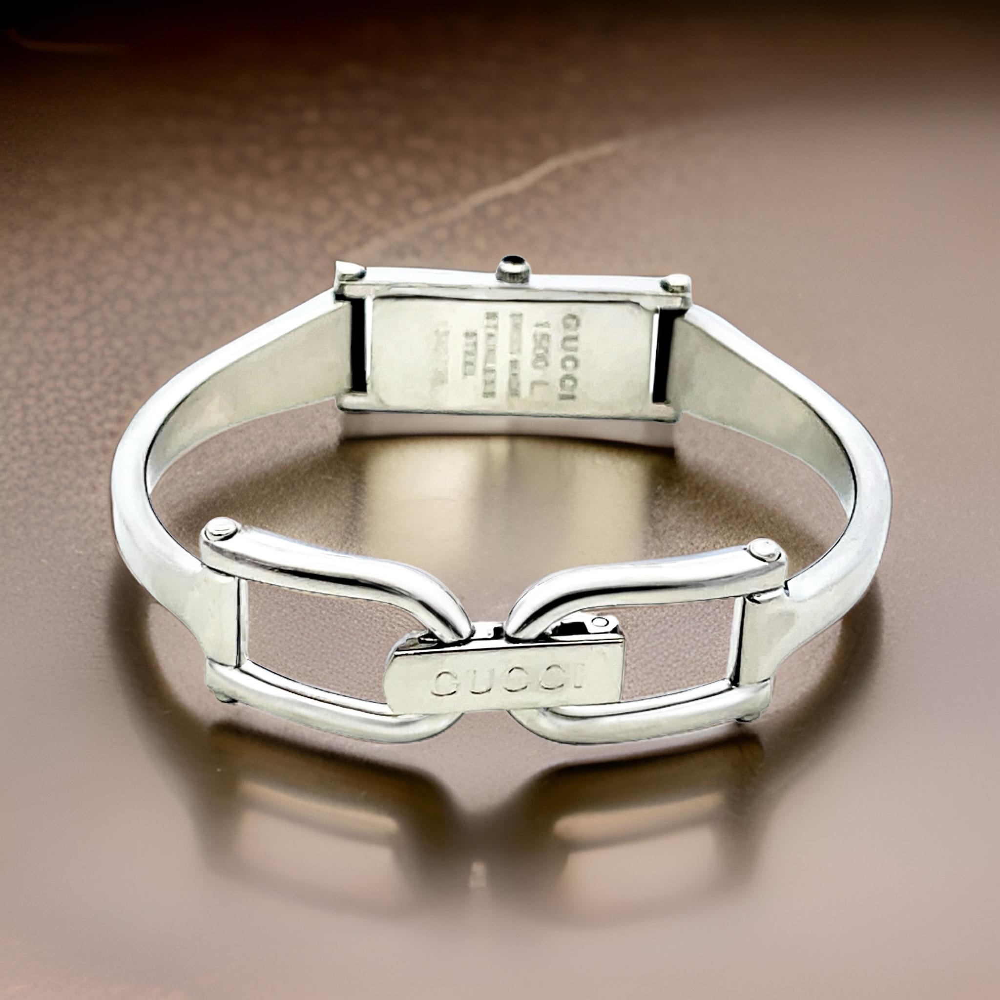 Gucci Estate Swiss Made Stainless Steel Ladies Wristwatch In Good Condition In Brooklyn, NY
