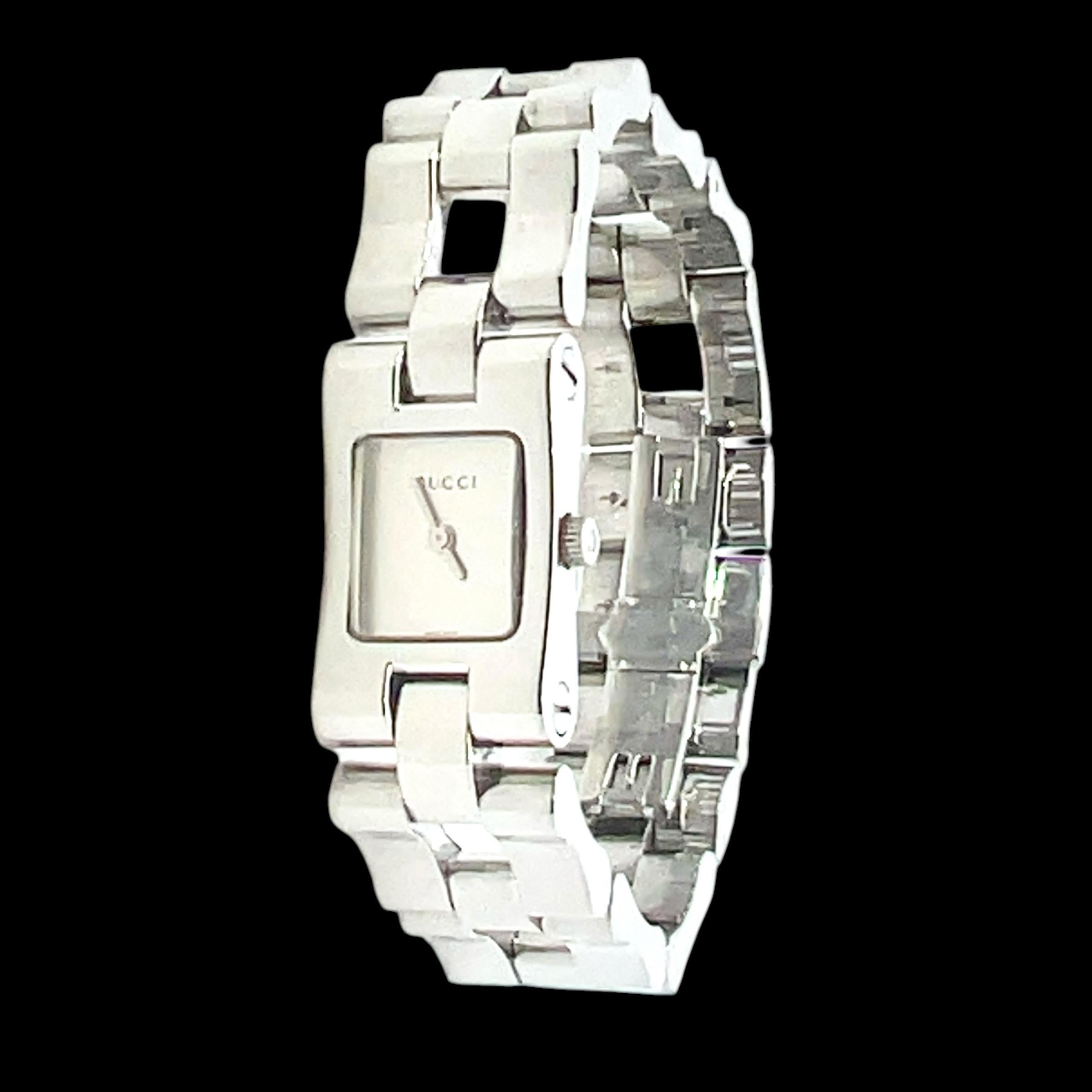 Gucci Estate Swiss Made Stainless Steel Ladies Wristwatch For Sale 7