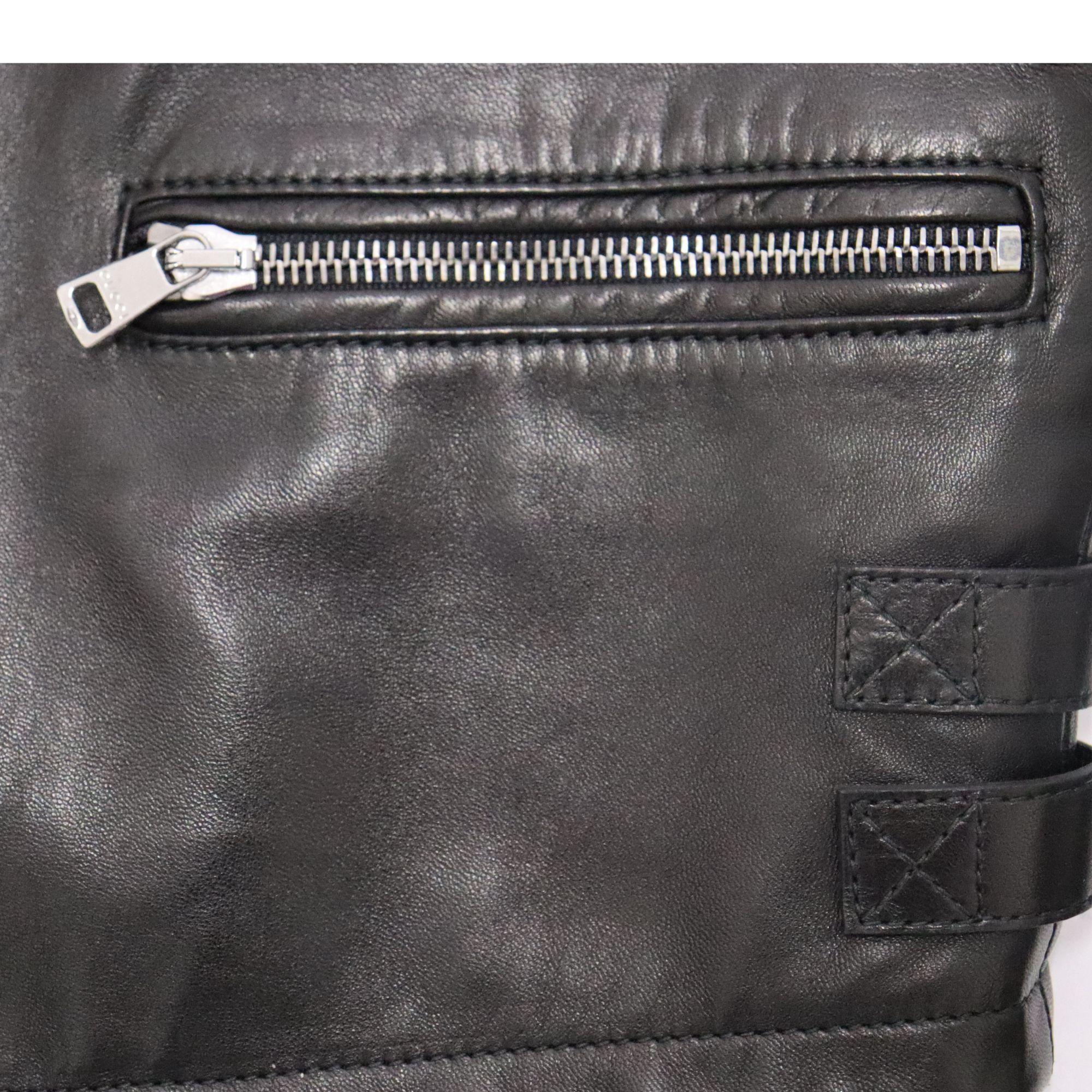 Gucci IT42 NWT Veste en cuir noir, Collection 2017 en vente 2