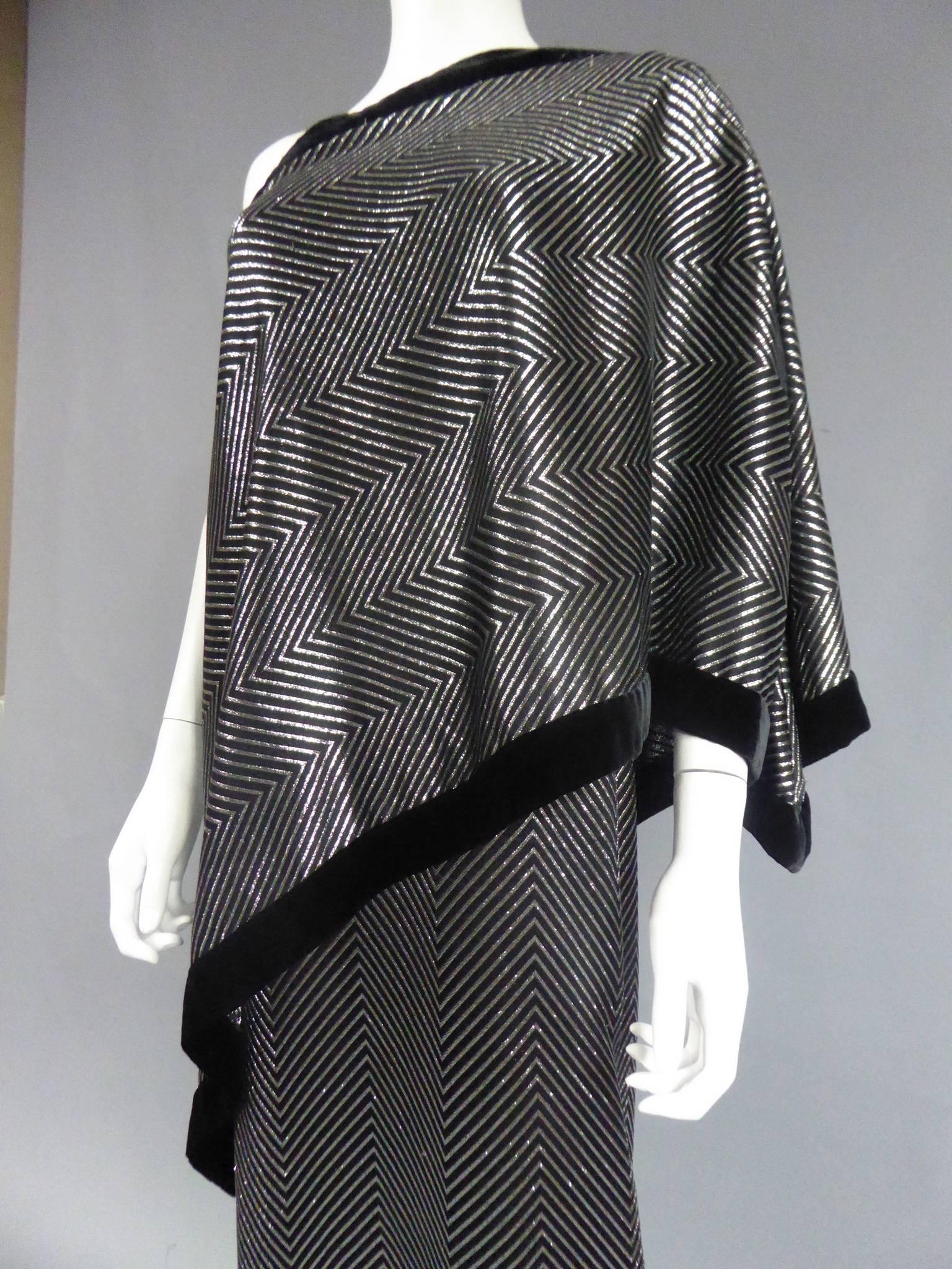 A Gucci Silbernes Lamé-Abendkleid, CIRCA 1990 im Angebot 5