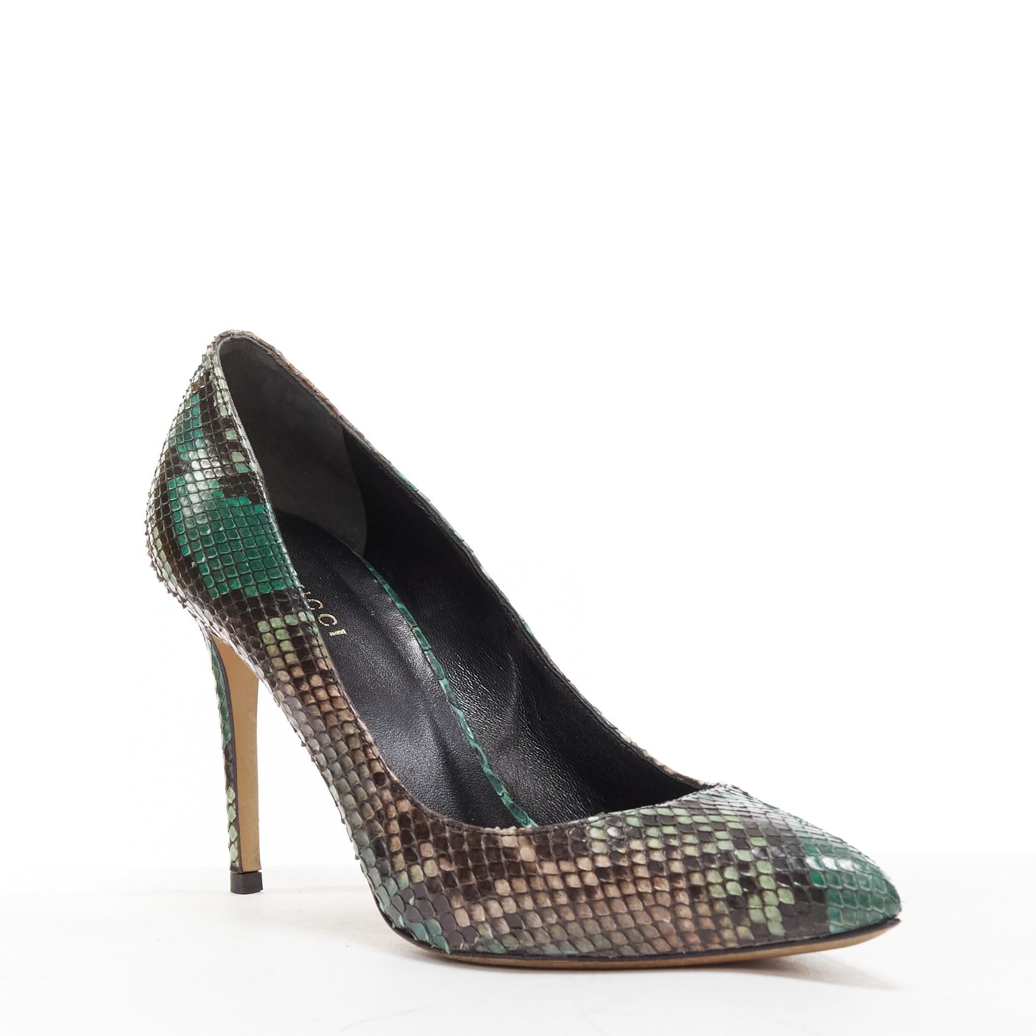GUCCI Exclusive green brown scaled leather classic heel pumps EU38
Reference: MEKK/A00004
Brand: Gucci
Collection: Europe Exclusive
Material: Leather
Color: Green, Brown
Pattern: Animal Print
Closure: Slip On
Lining: Black Leather
Made in: