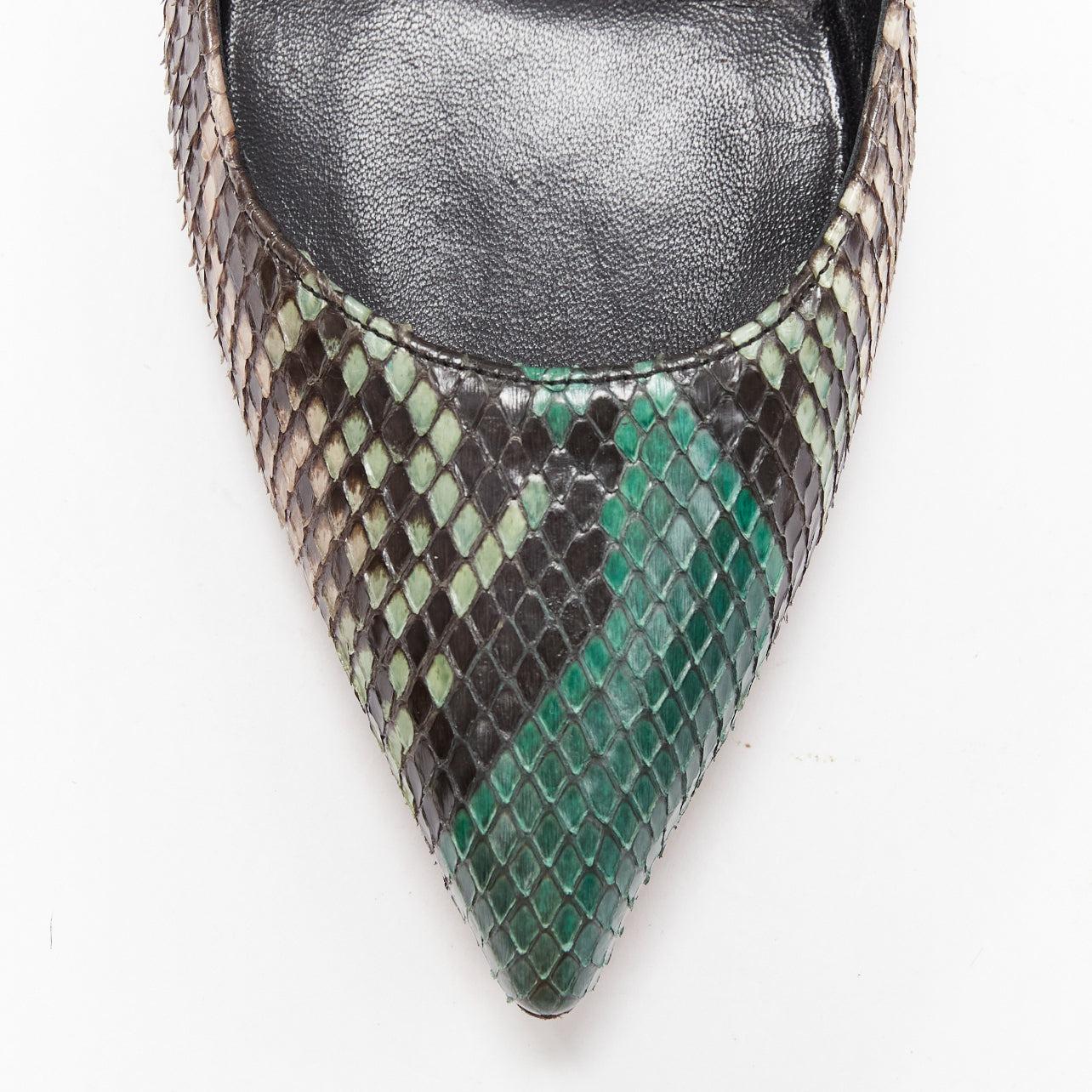 Gucci Exclusive escarpins à talon classique en cuir écaillé vert marron EU38 en vente 1