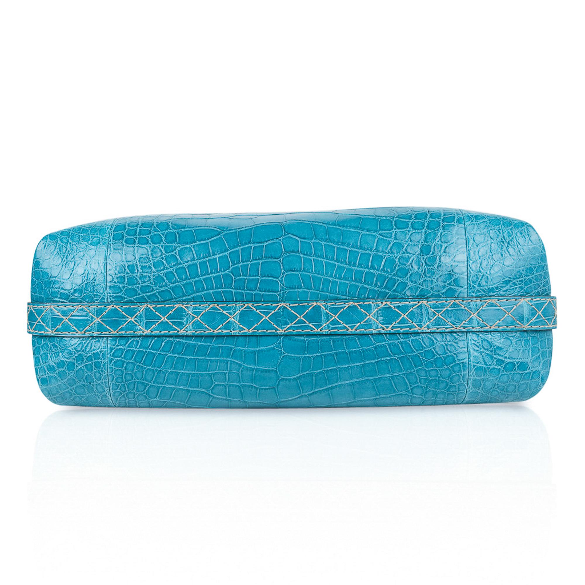 Gucci Exclusive Limited Edition Turquoise Crocodile Irina Tote Bag For Sale 4