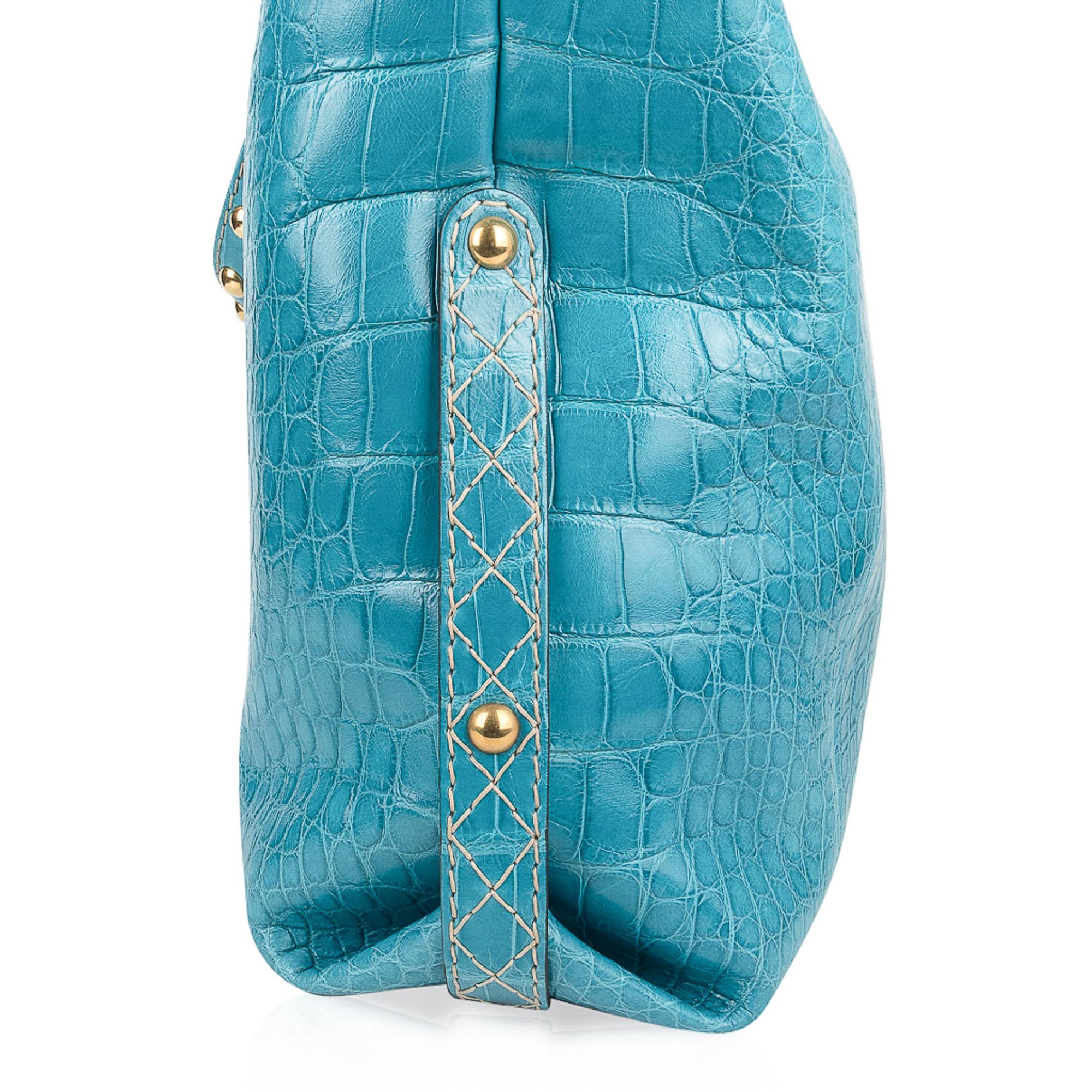 Gucci Exclusive Limited Edition Turquoise Crocodile Irina Tote Bag  In New Condition For Sale In Miami, FL