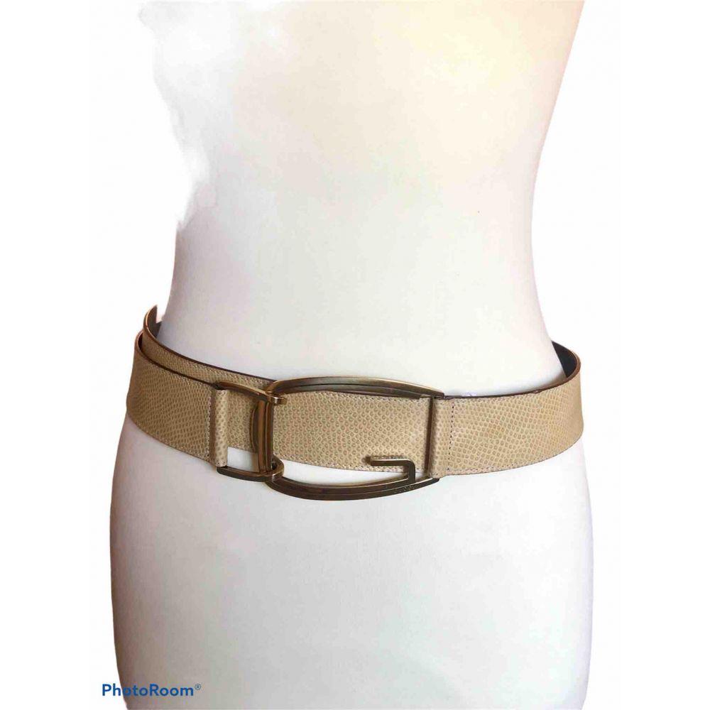 Gucci Exotic Leathers Belt in Beige with Gold Hardware

Gucci reptile belt with gold hardware. Particularly the 