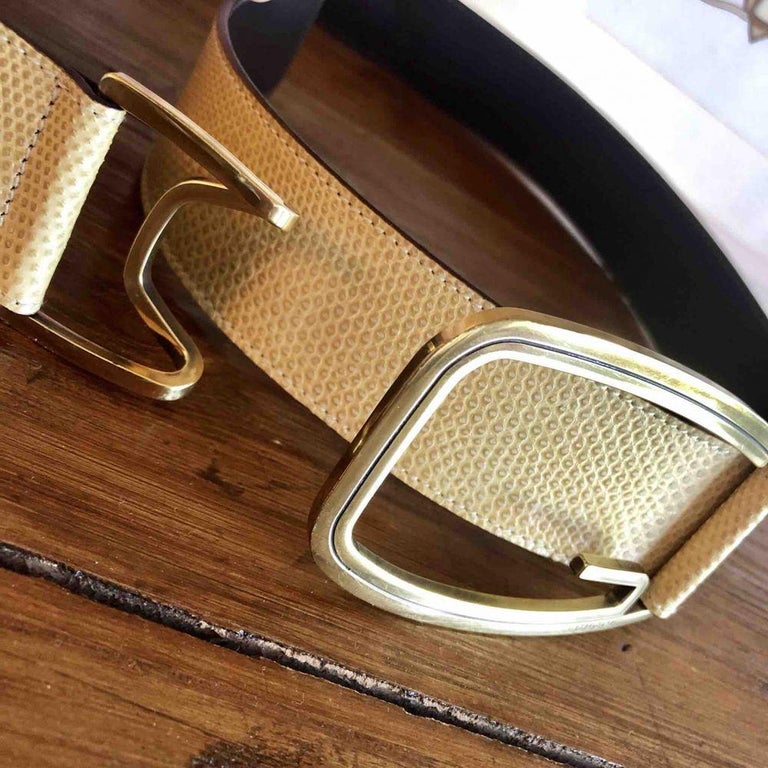 Exotischer Ledergürtel von Gucci in Beige mit goldener Hardware im Angebot  bei 1stDibs