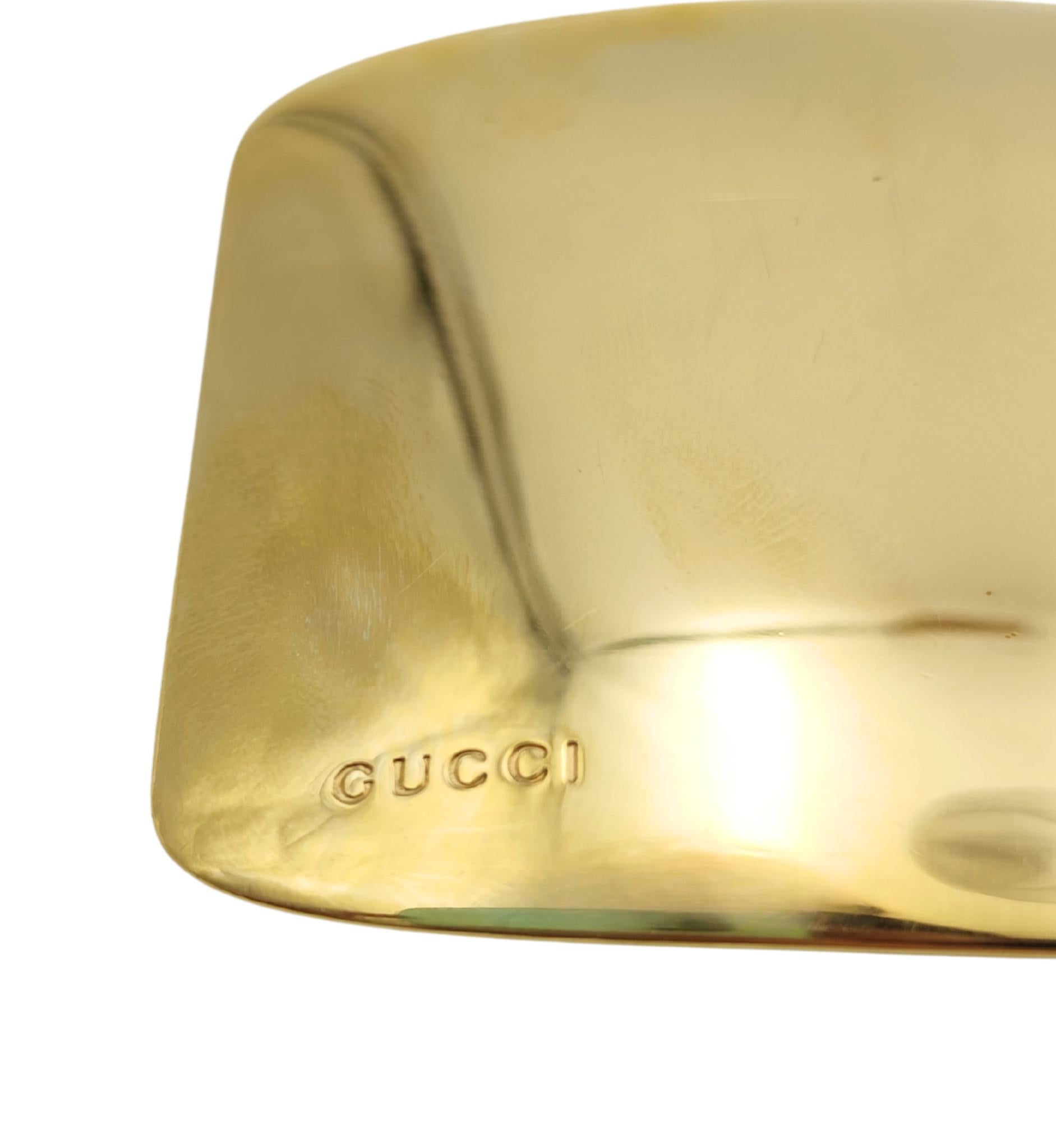 Gucci F/W 1996 ceinture à boucle logo dorée en poils de poney noir en vente 5