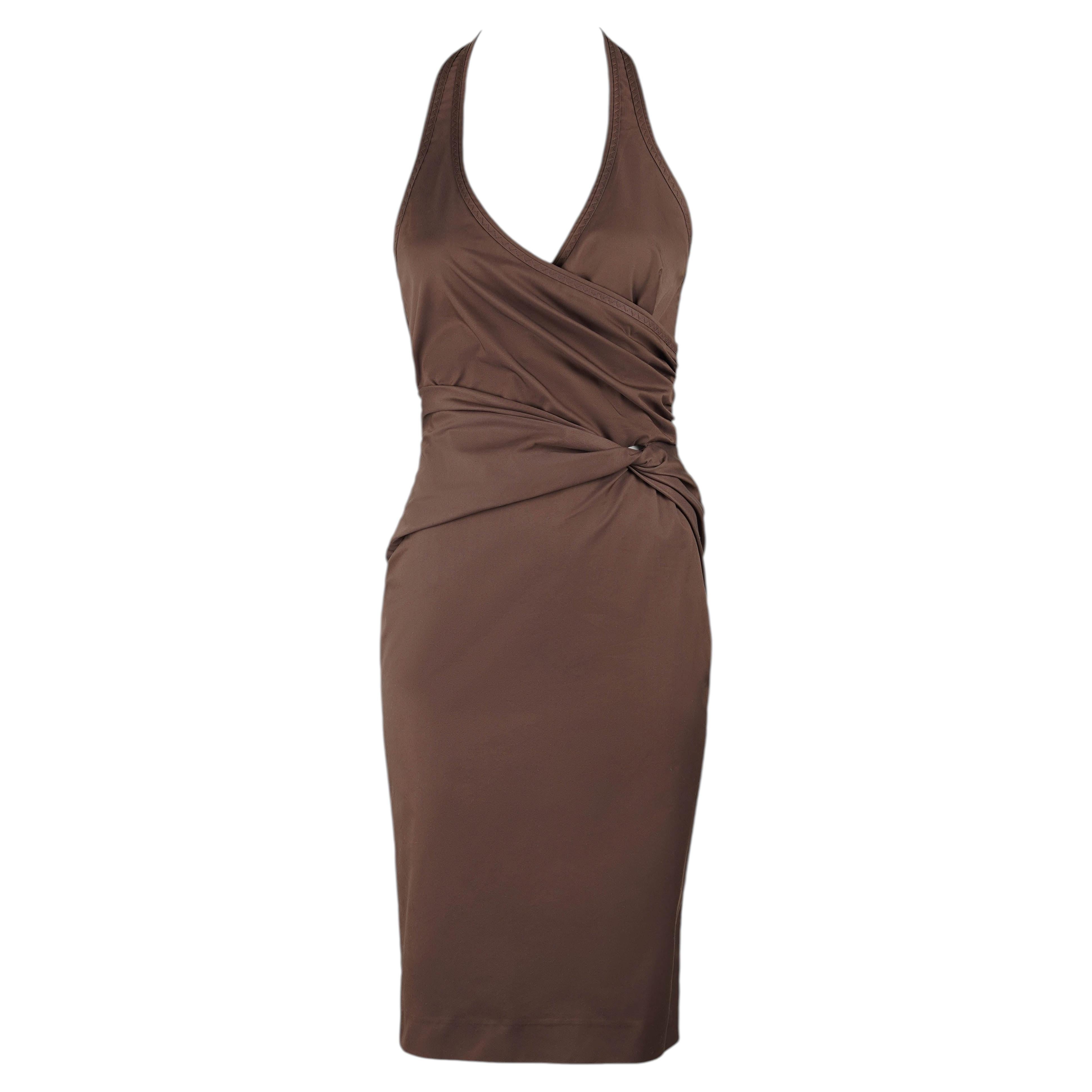 Robe dos nu à découpes et nœud drapé Gucci Automne-Hiver 2004, couleur marron, référence IT42