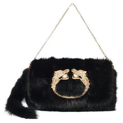 Gucci H/W 2004 Laufsteg Schwarze Clutch aus Nerzpelz mit Drachen und Perlen
